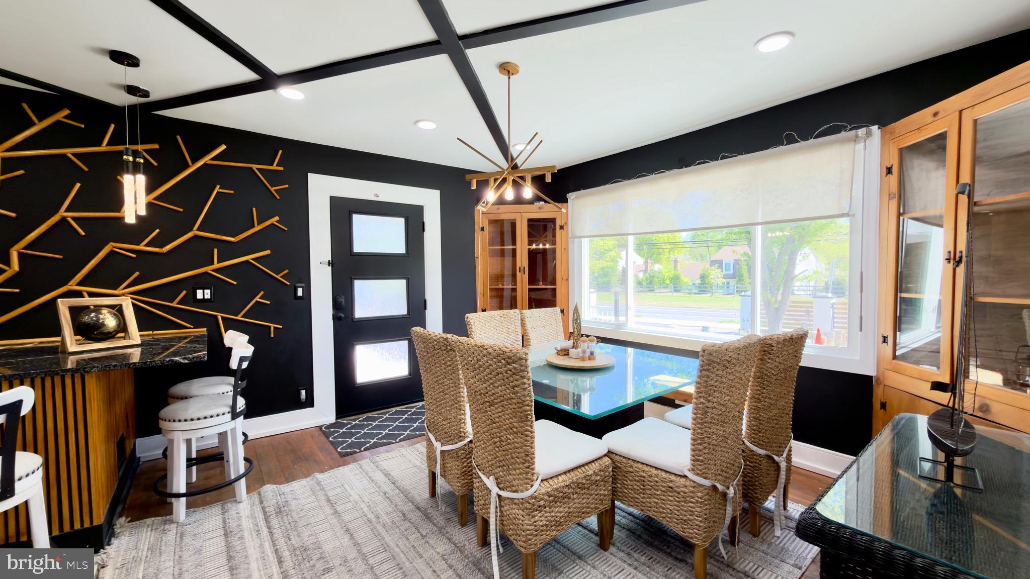 QUINCE ORCHARD MANOR - Residential