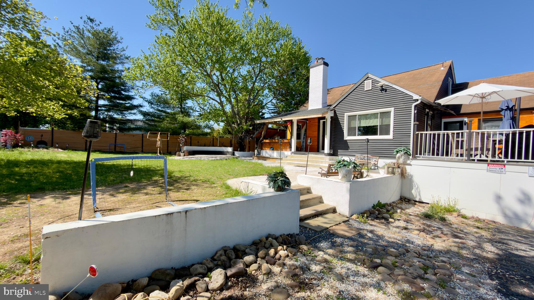 QUINCE ORCHARD MANOR - Residential