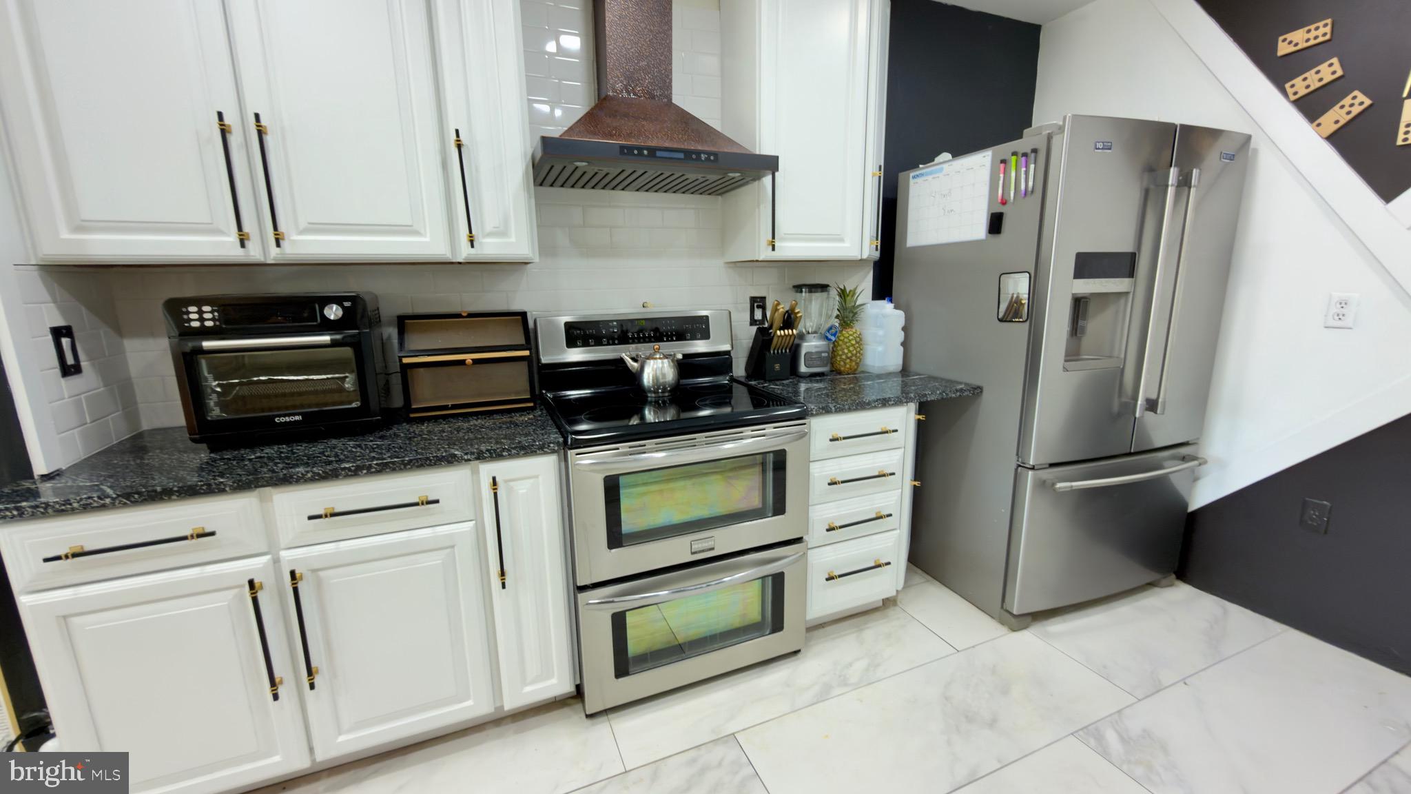 QUINCE ORCHARD MANOR - Residential