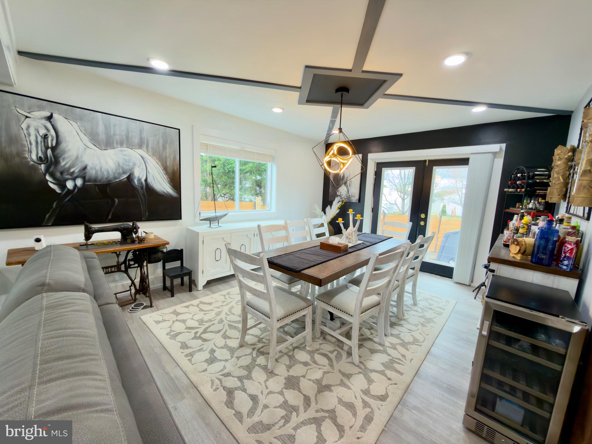 QUINCE ORCHARD MANOR - Residential