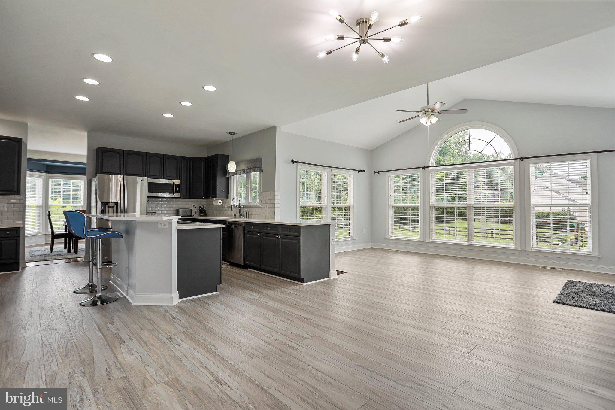 WILLOW SPRINGS ACRES - Residential