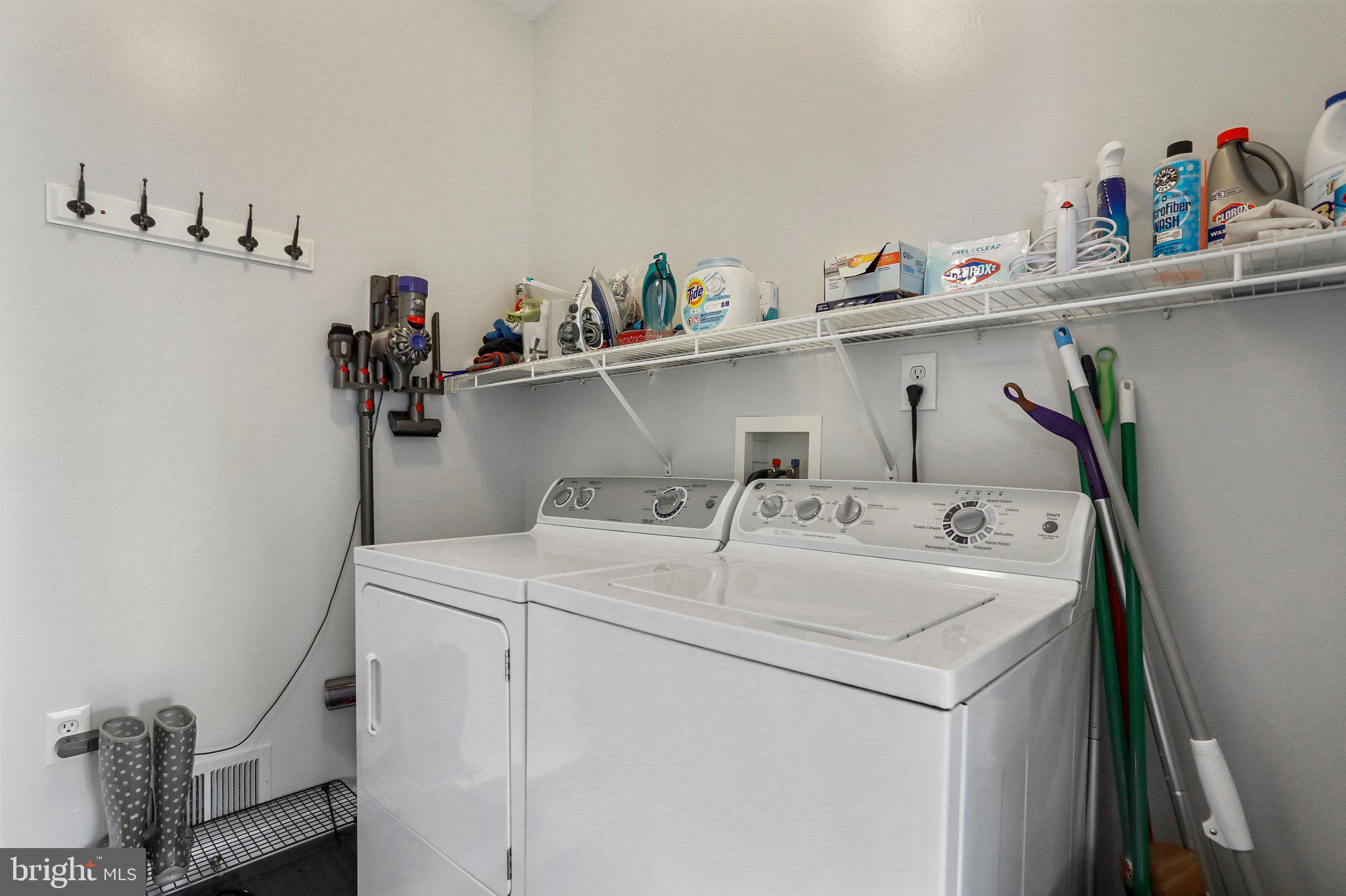 WILLOW SPRINGS ACRES - Residential