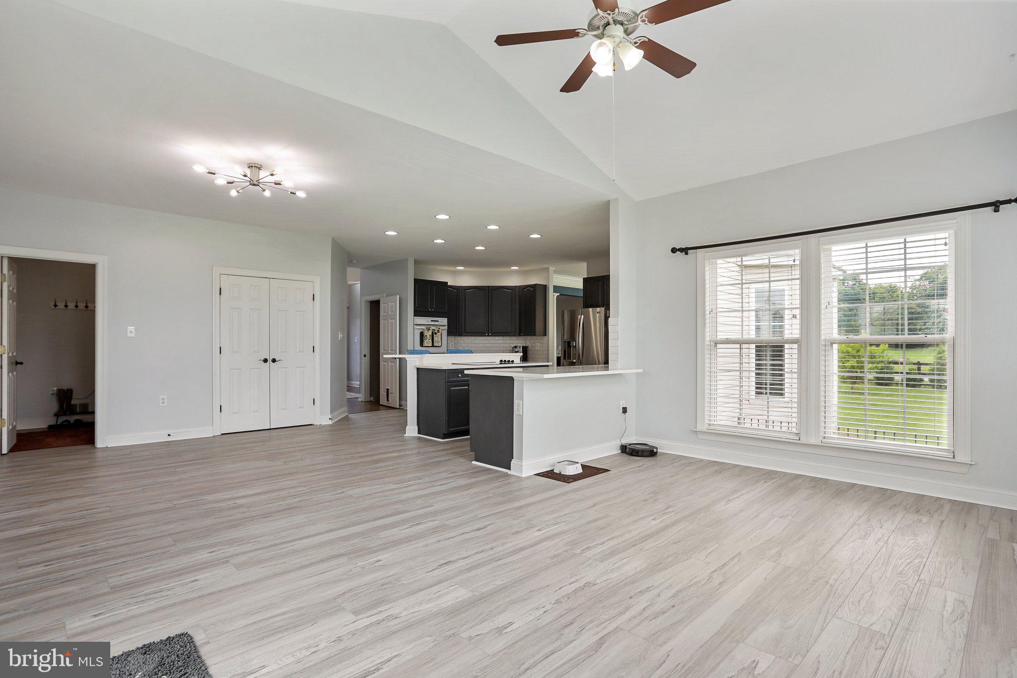 WILLOW SPRINGS ACRES - Residential