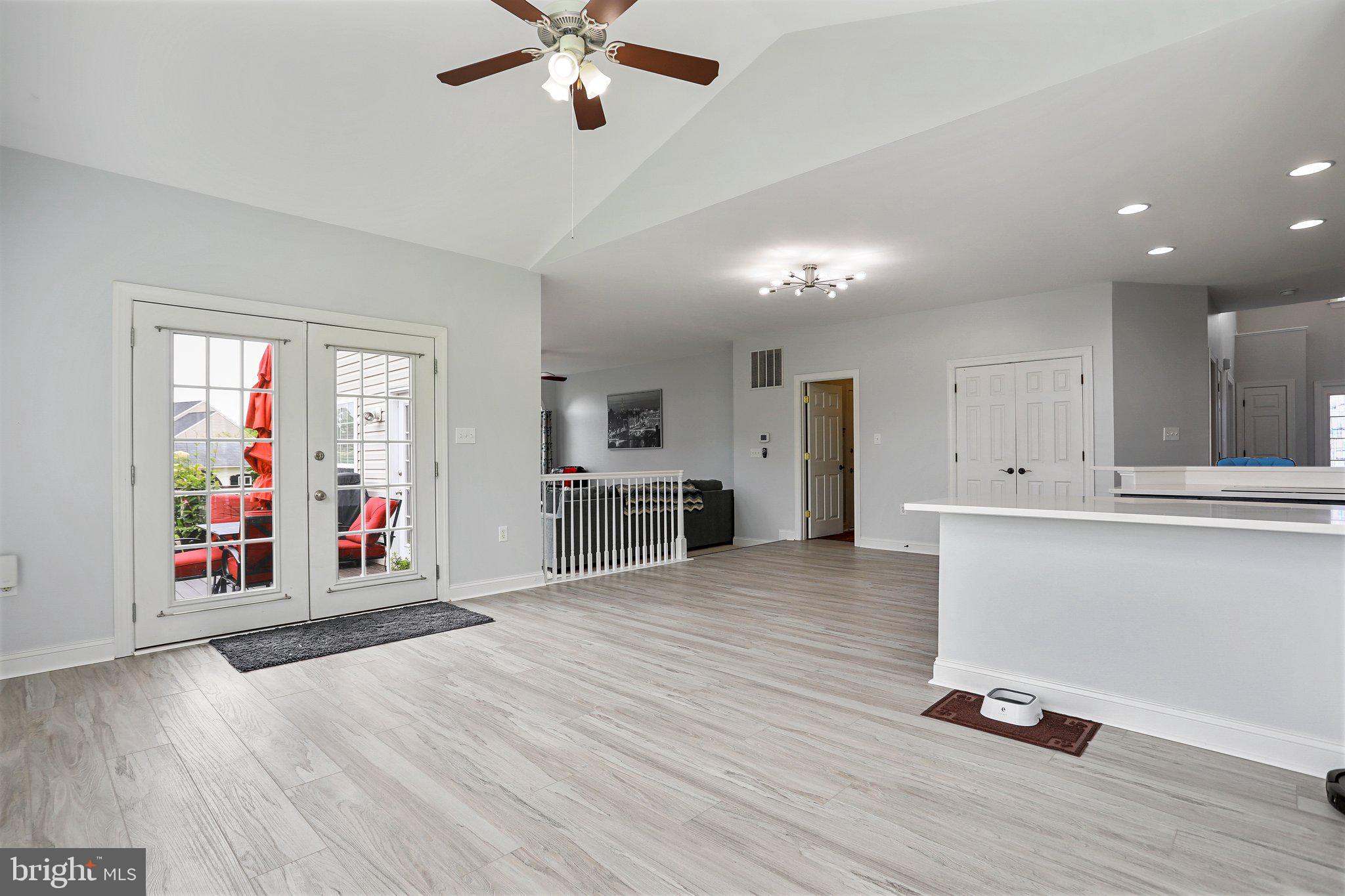 WILLOW SPRINGS ACRES - Residential