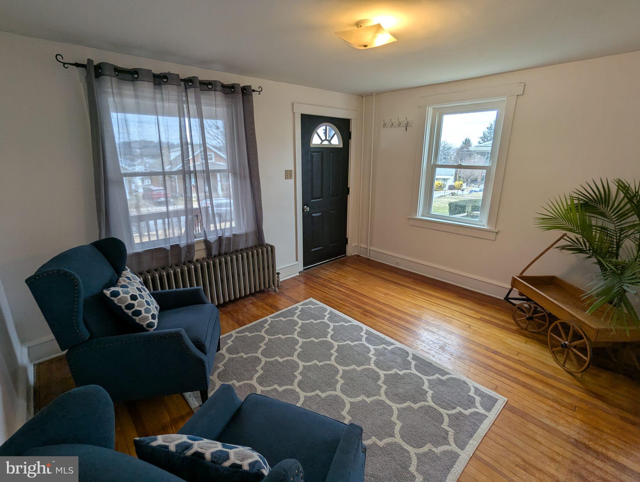 1028 BROADWAY BOULEVARD