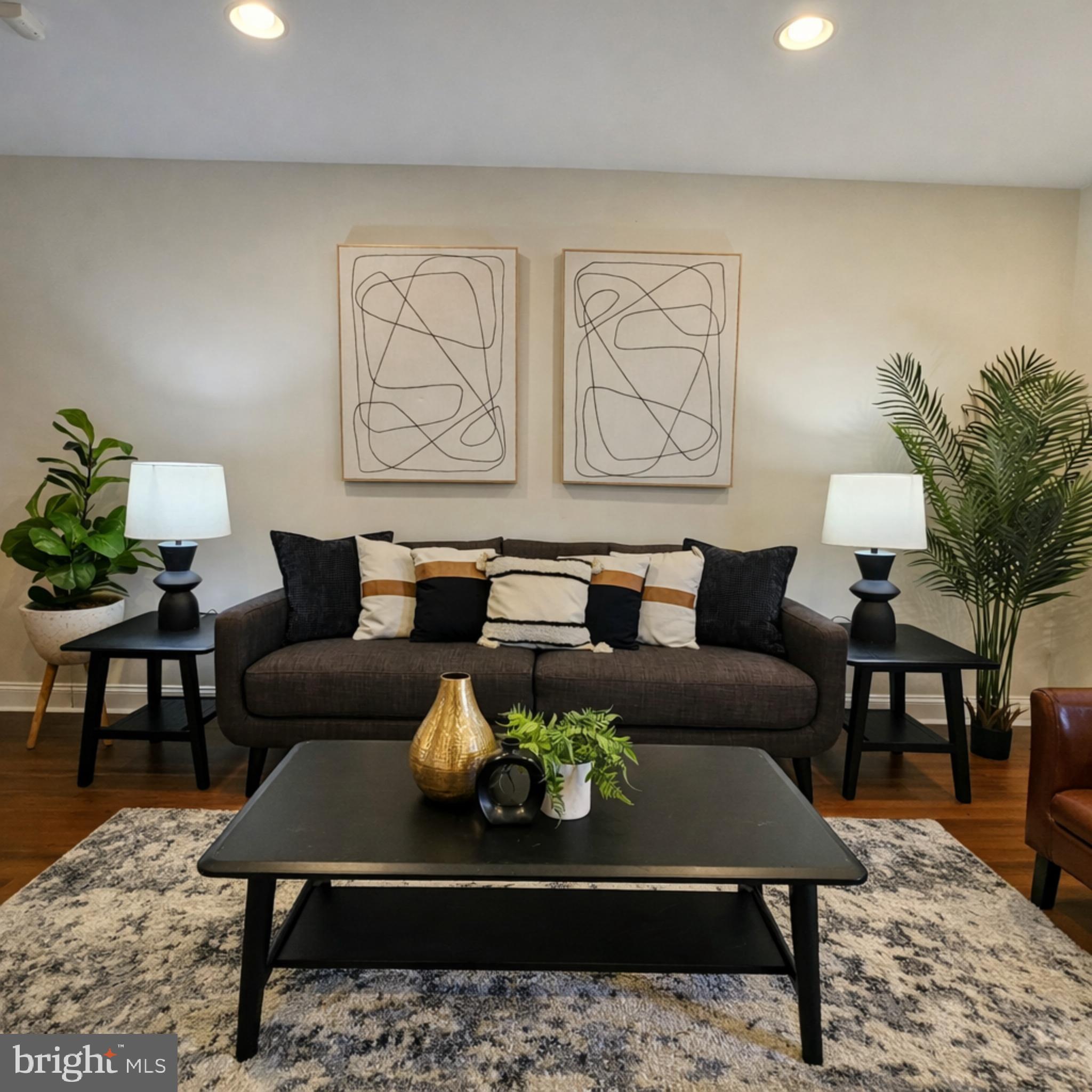 HAMPDEN HISTORIC DISTRICT - Residential