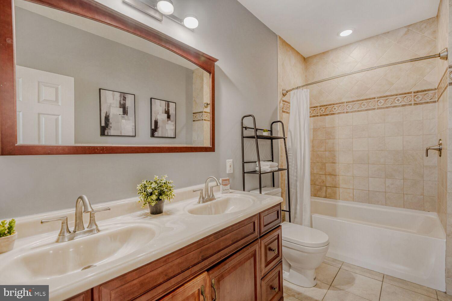 HAMPDEN HISTORIC DISTRICT - Residential