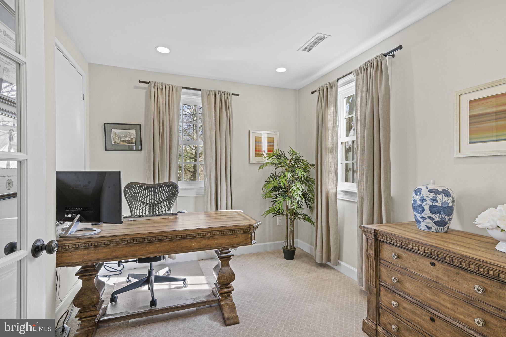 RIVER FALLS - Residential