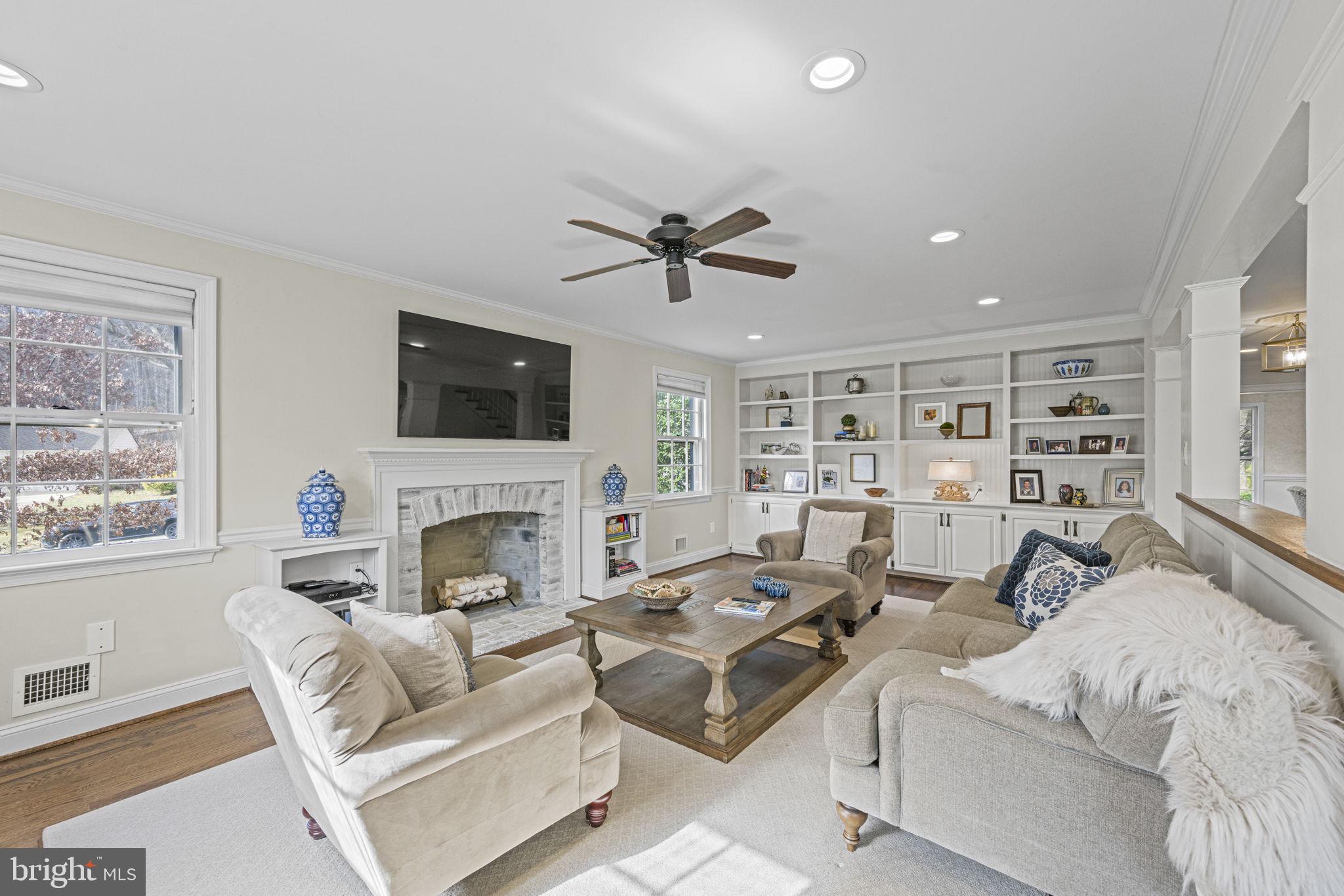 RIVER FALLS - Residential