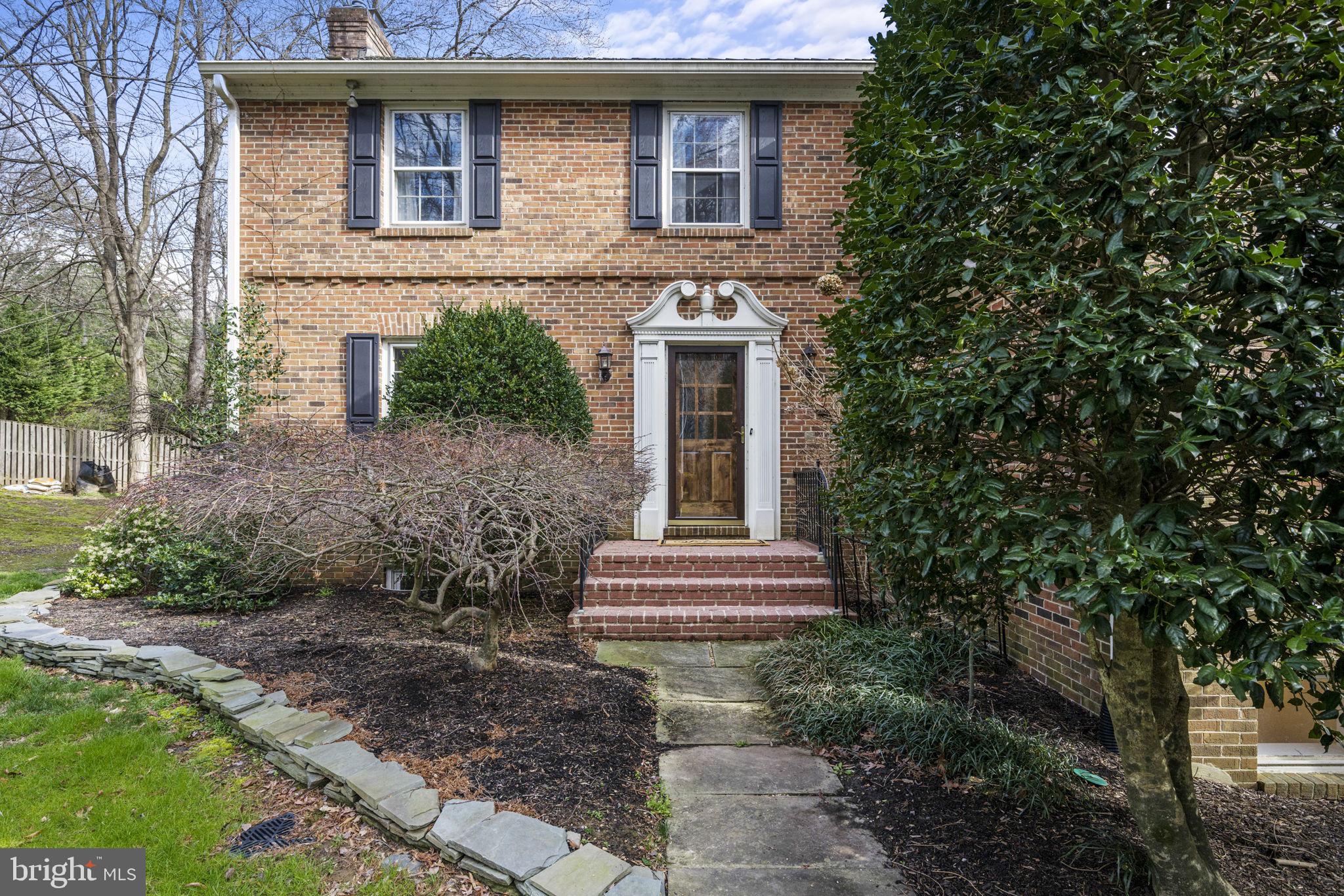 RIVER FALLS - Residential