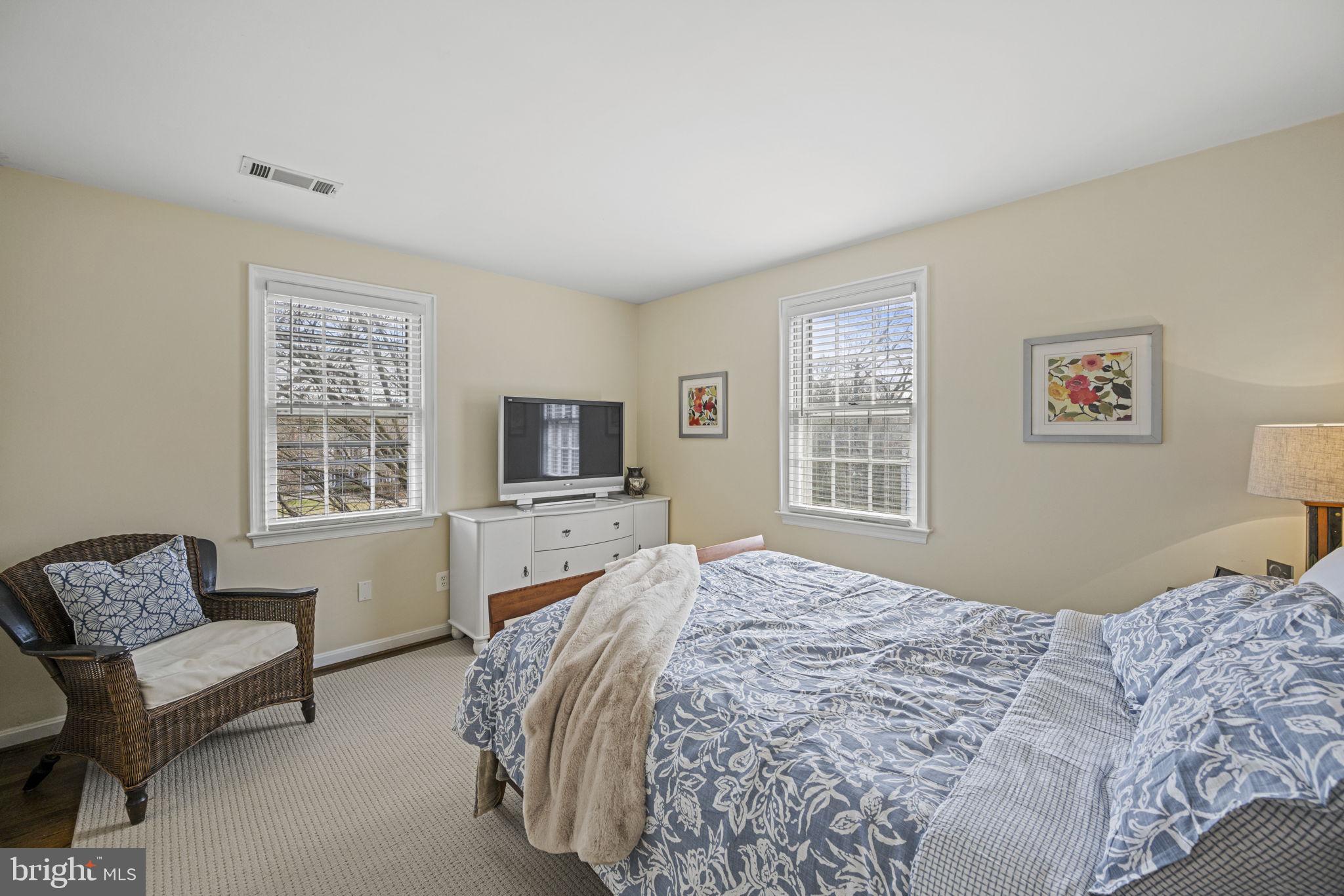 RIVER FALLS - Residential