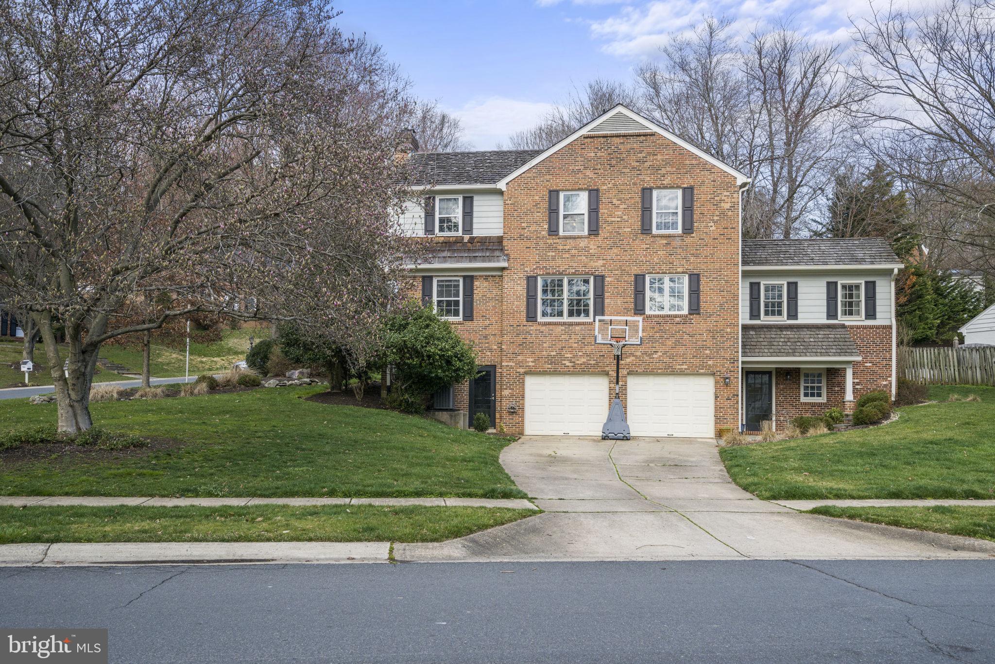 RIVER FALLS - Residential