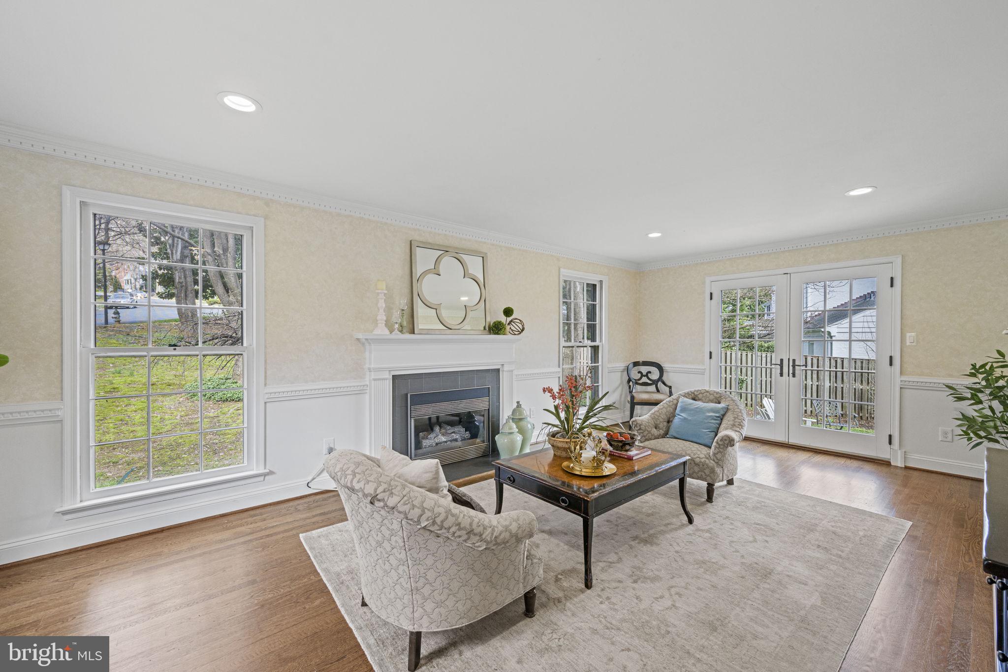 RIVER FALLS - Residential