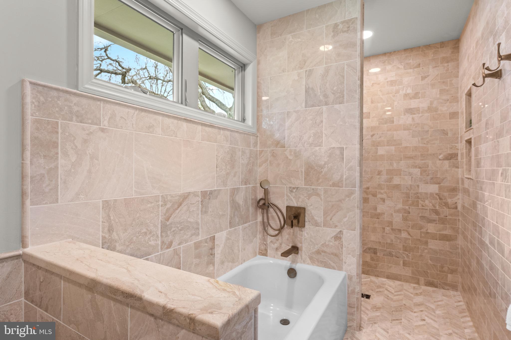 CENTREVILLE - Residential