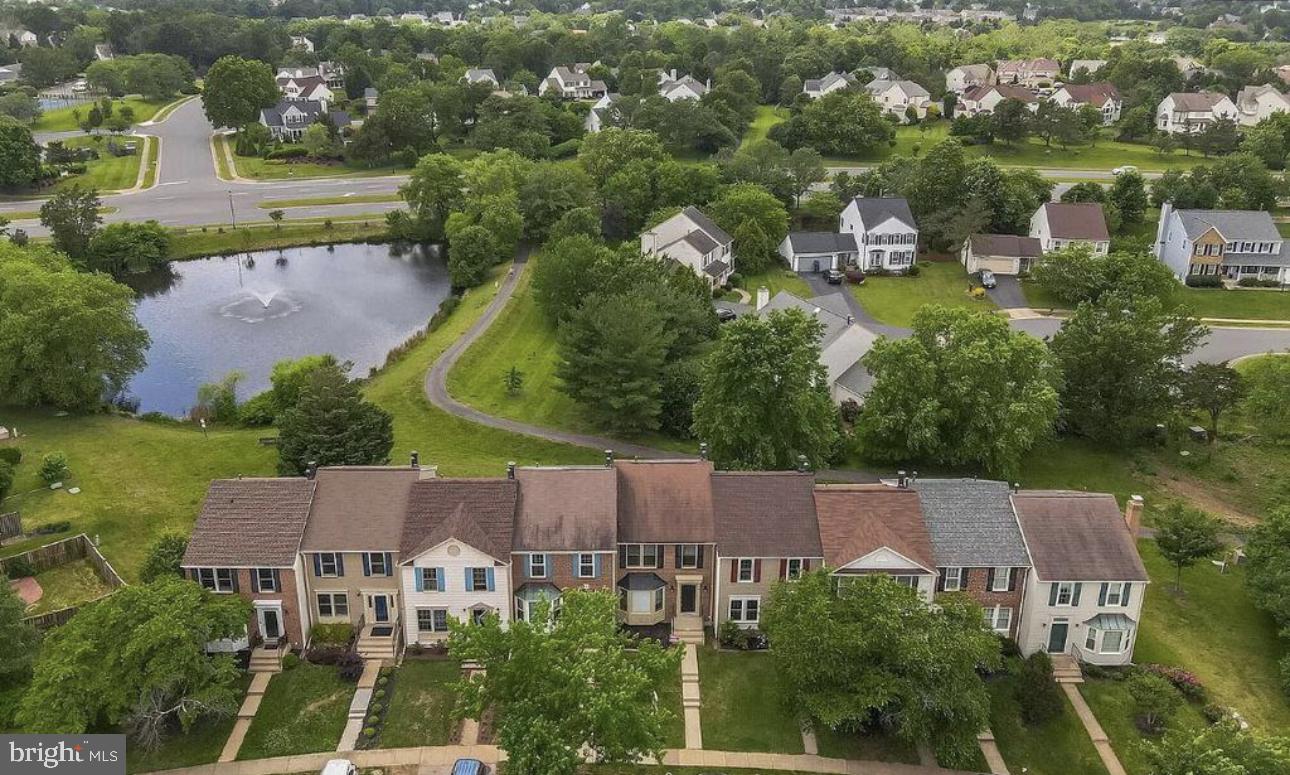 ASHBURN FARM - Residential Lease