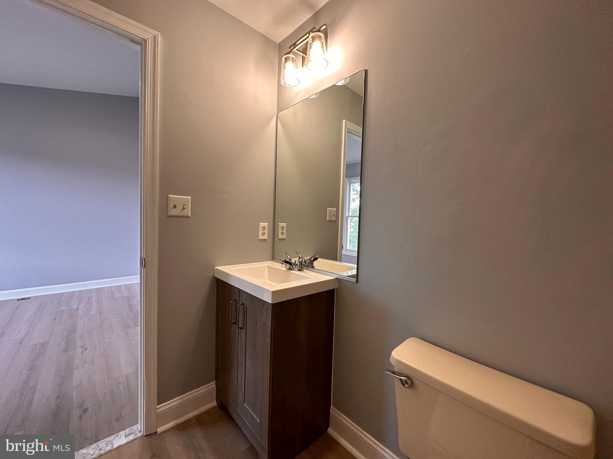 ASHBURN FARM - Residential Lease