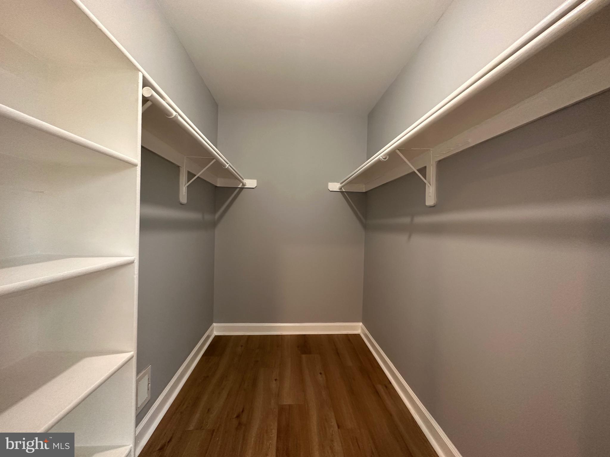 ASHBURN FARM - Residential Lease