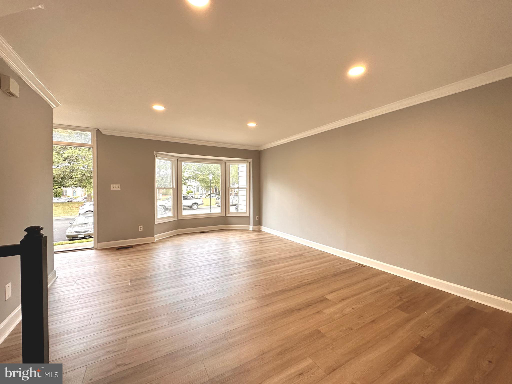 ASHBURN FARM - Residential Lease