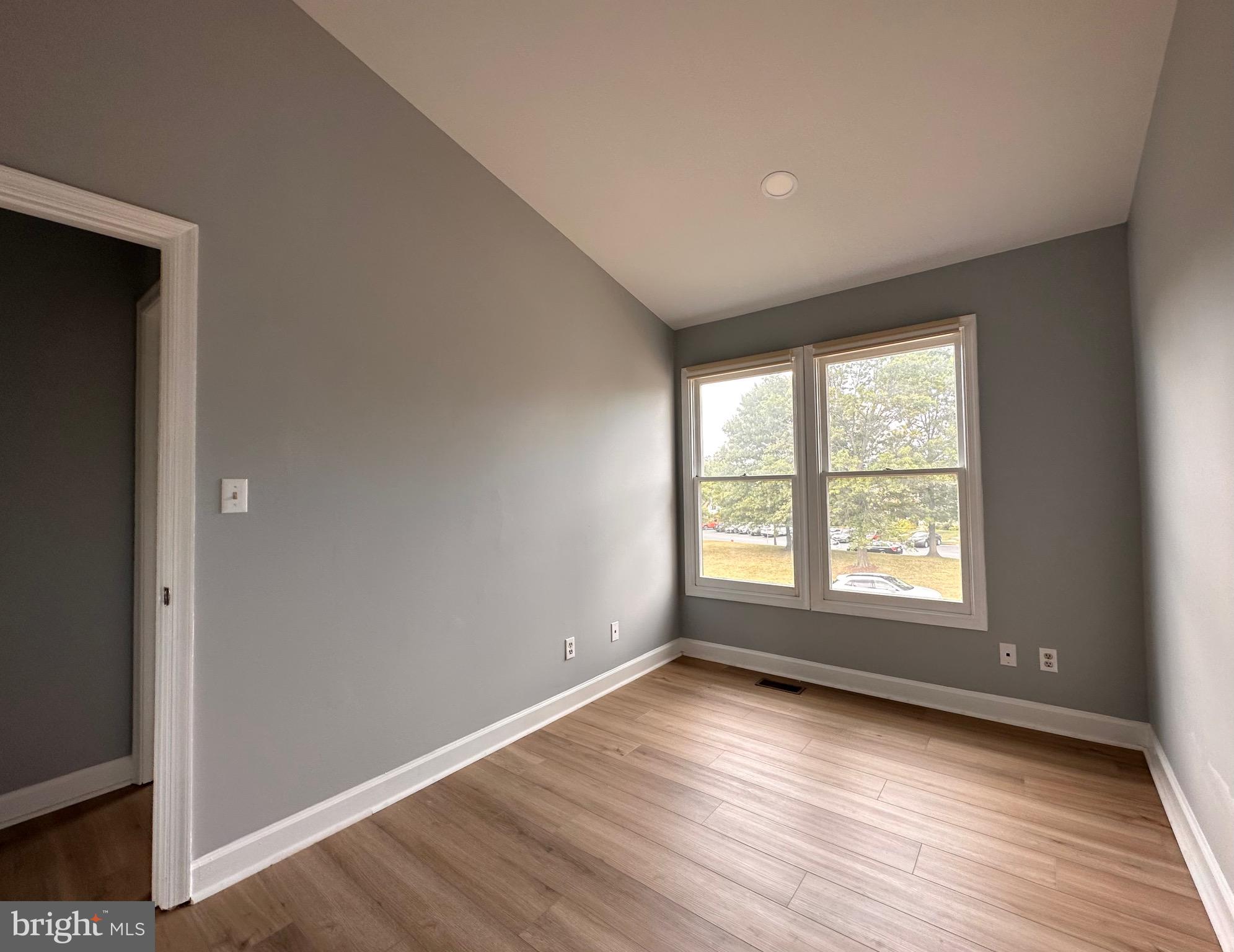 ASHBURN FARM - Residential Lease