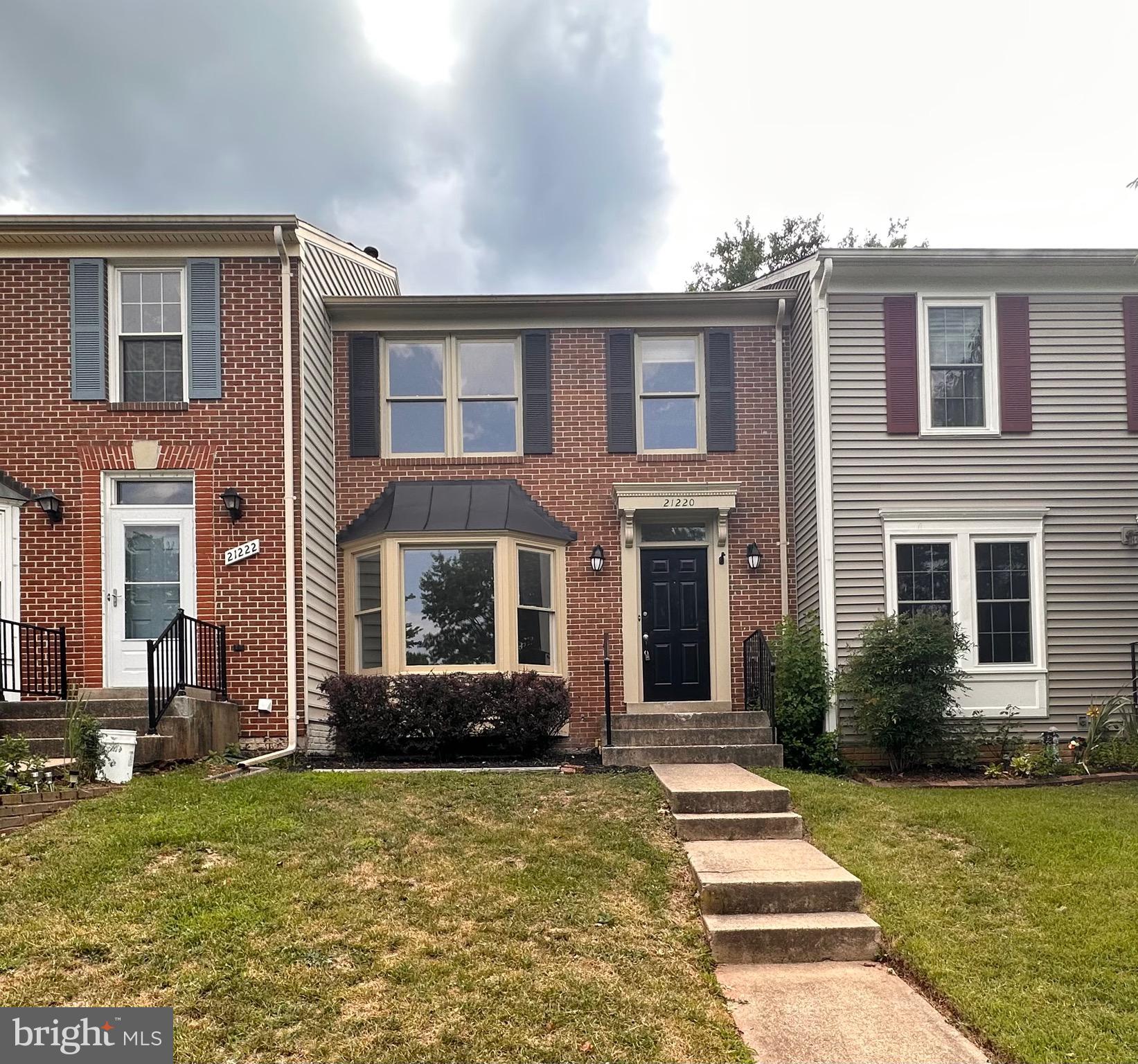 ASHBURN FARM - Residential Lease