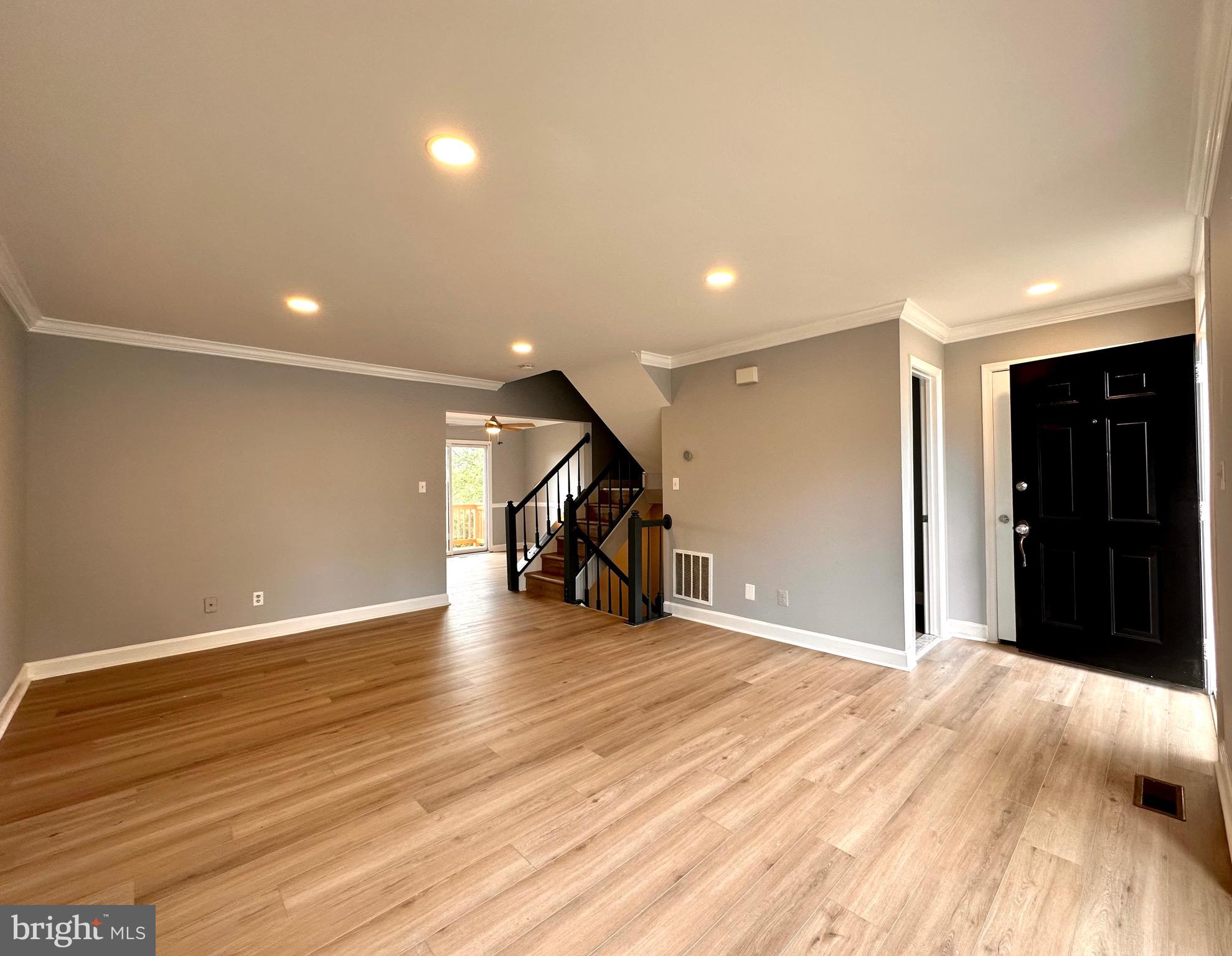 ASHBURN FARM - Residential Lease