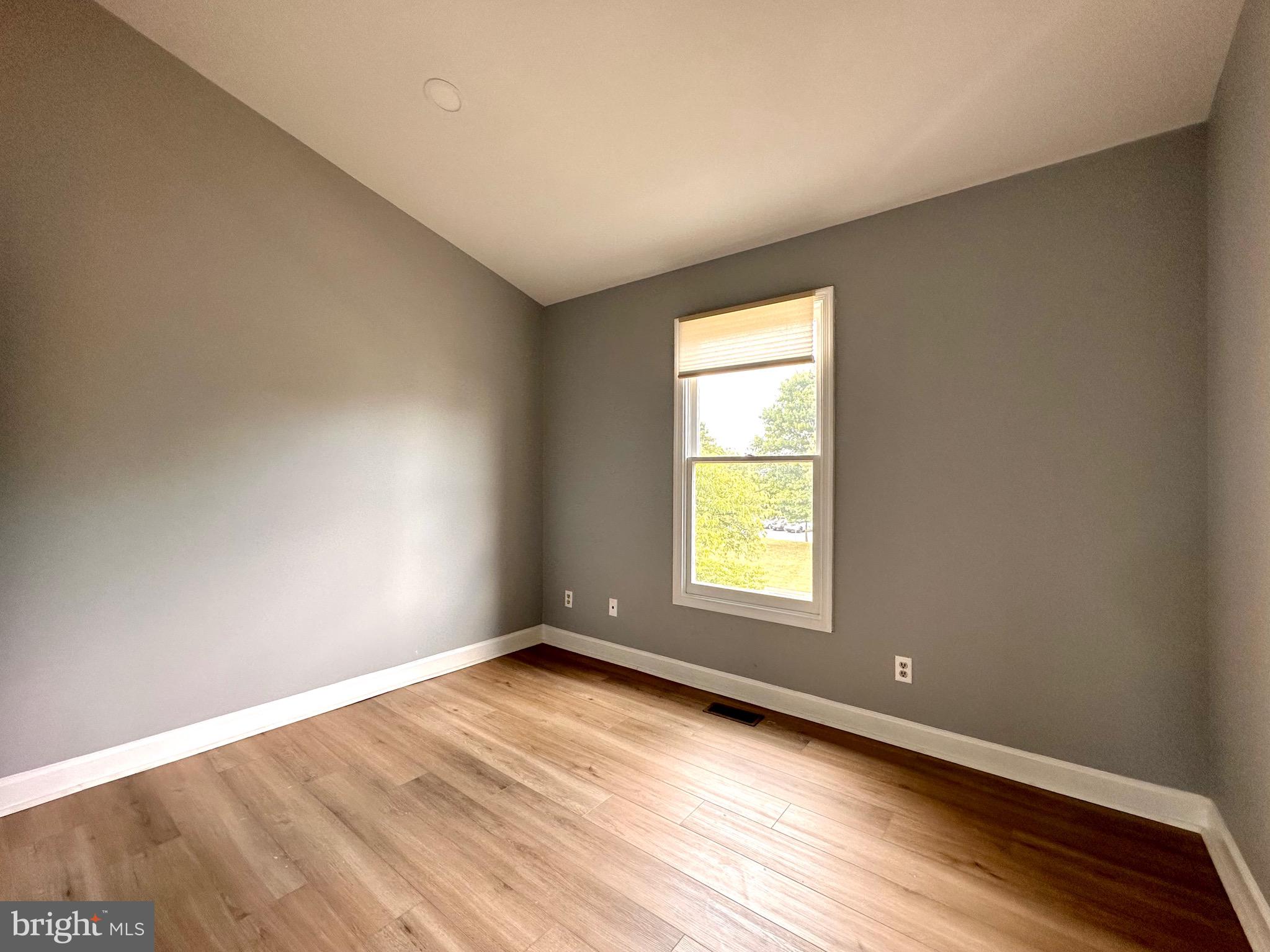 ASHBURN FARM - Residential Lease