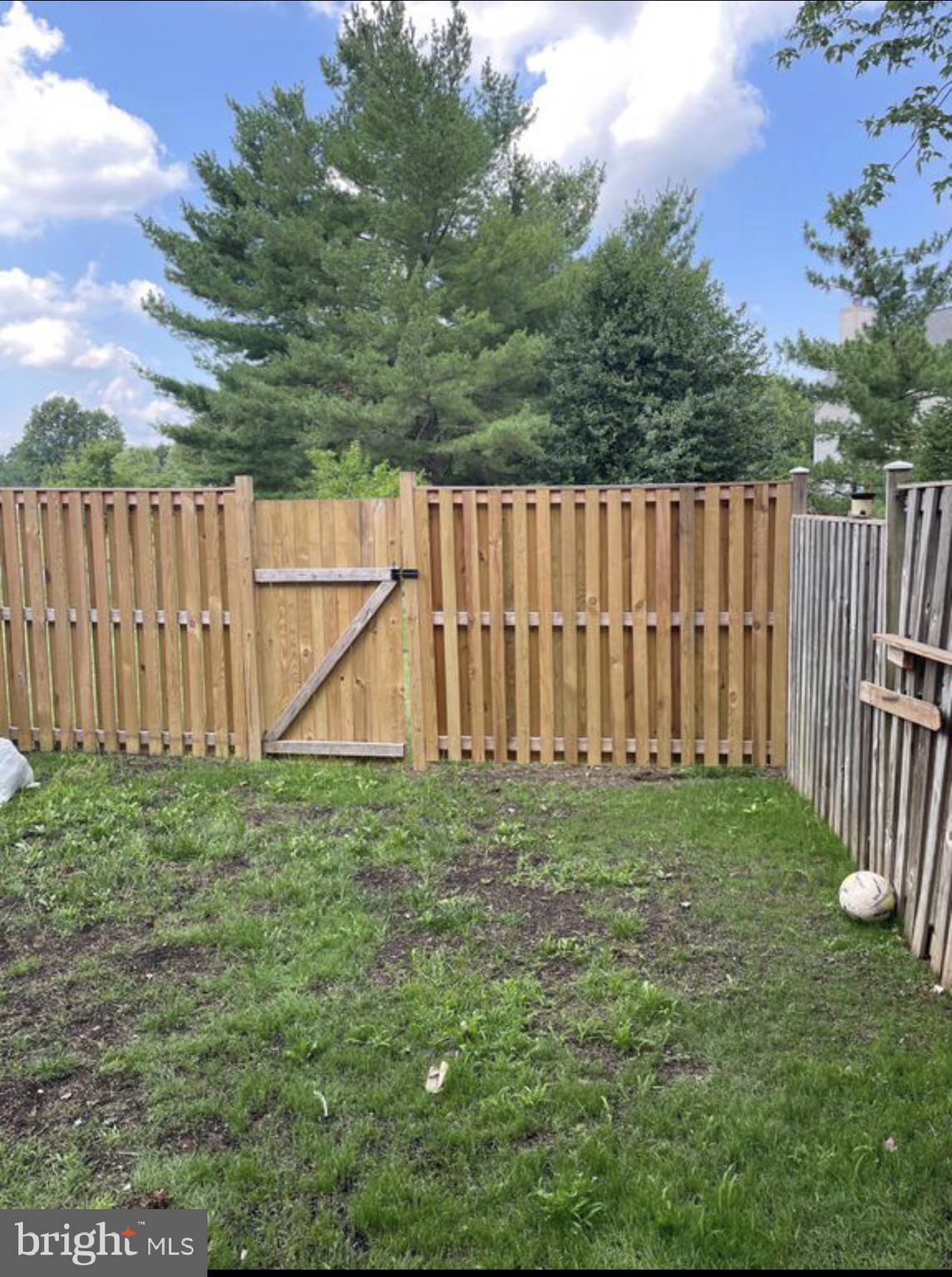 ASHBURN FARM - Residential Lease