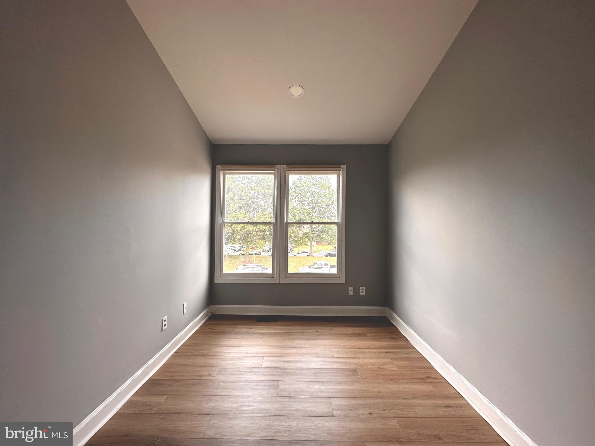 ASHBURN FARM - Residential Lease