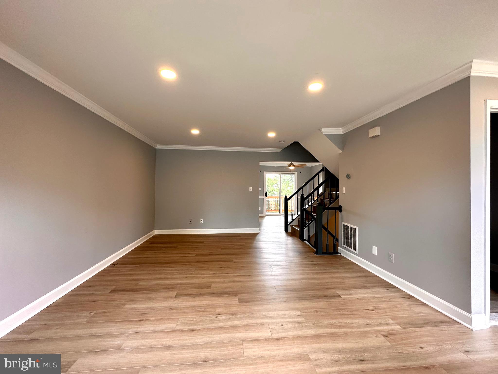 ASHBURN FARM - Residential Lease