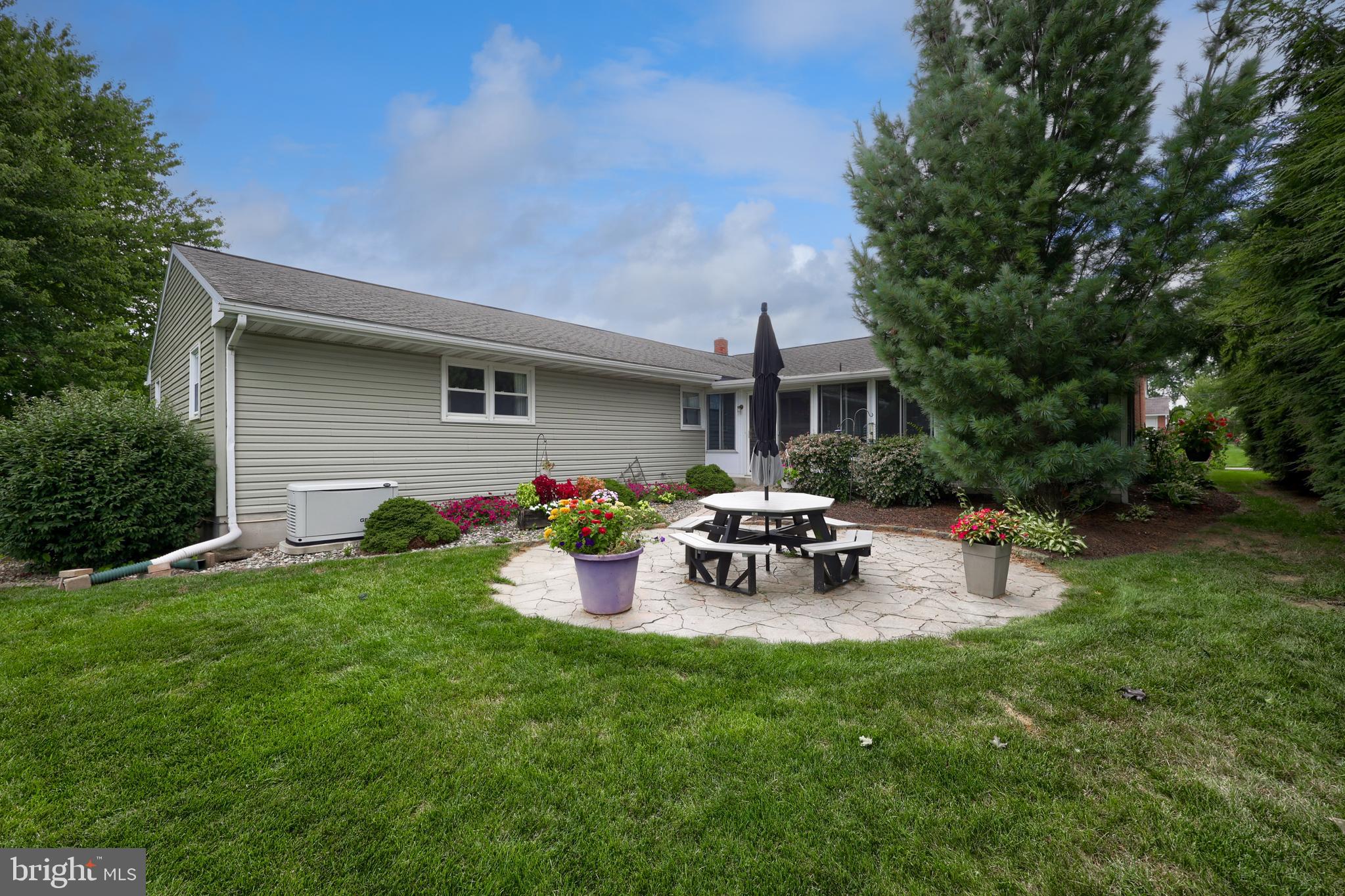 413 W CEDAR STREET