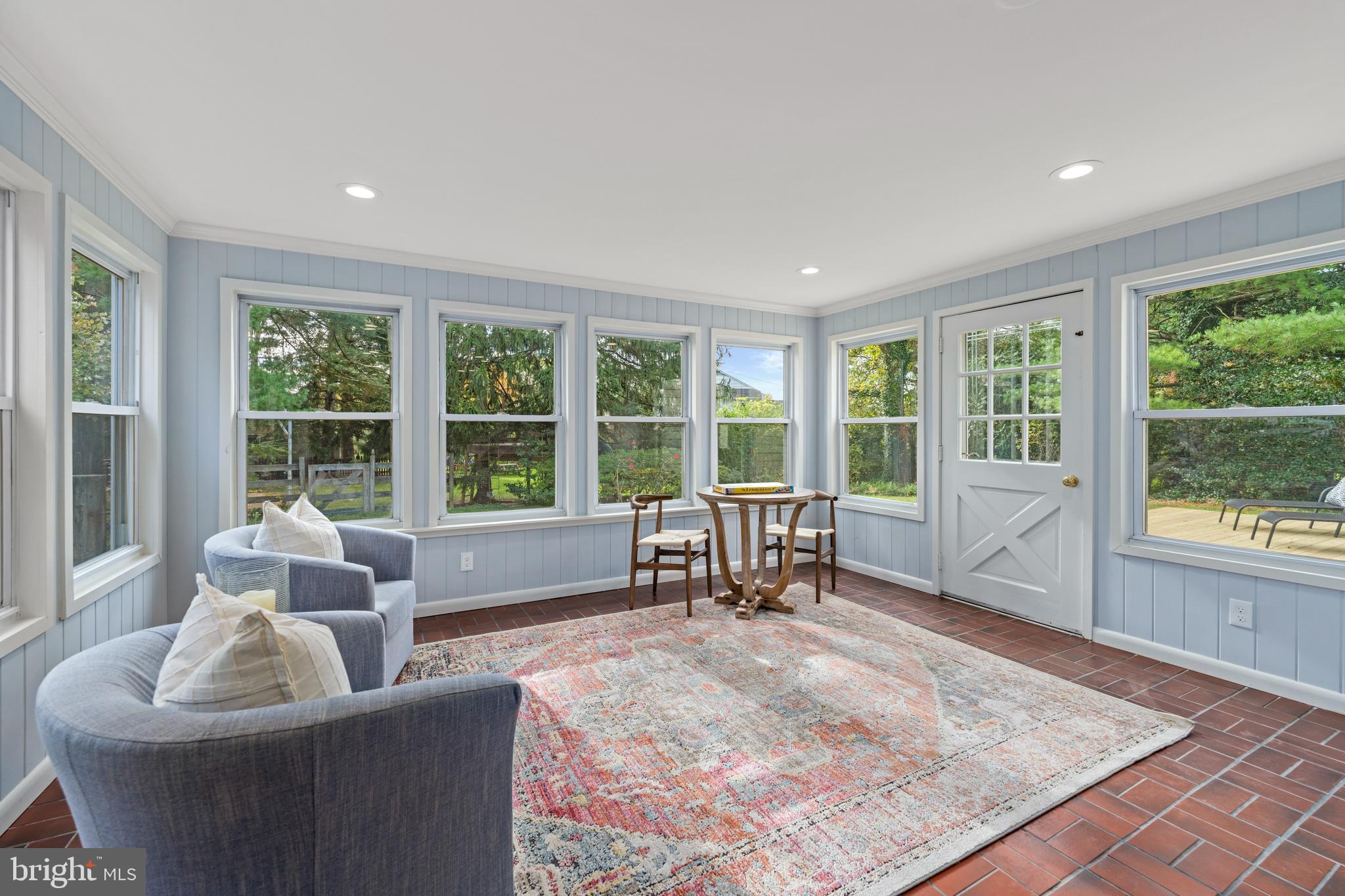 VILLAGE GREEN - Residential