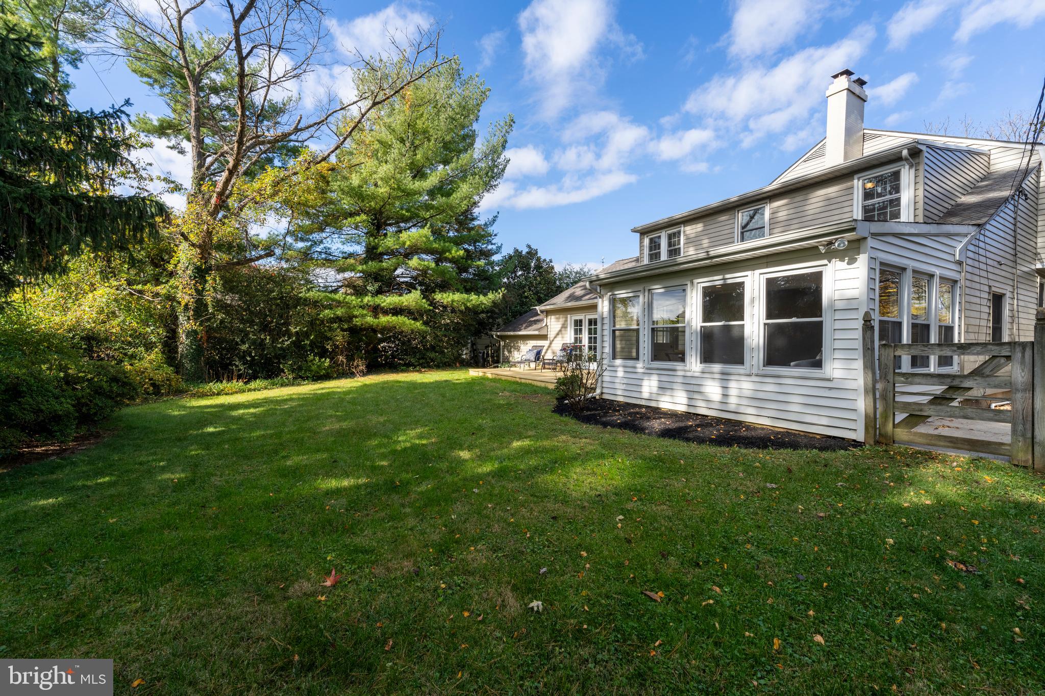 VILLAGE GREEN - Residential