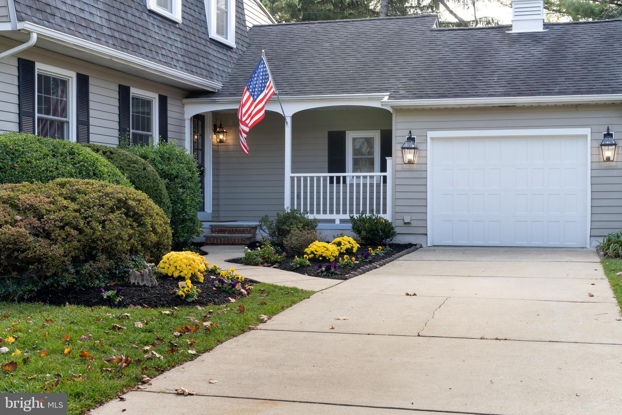 VILLAGE GREEN - Residential