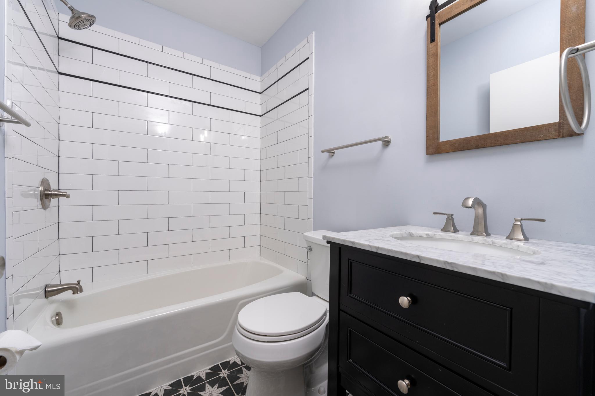 VILLAGE GREEN - Residential