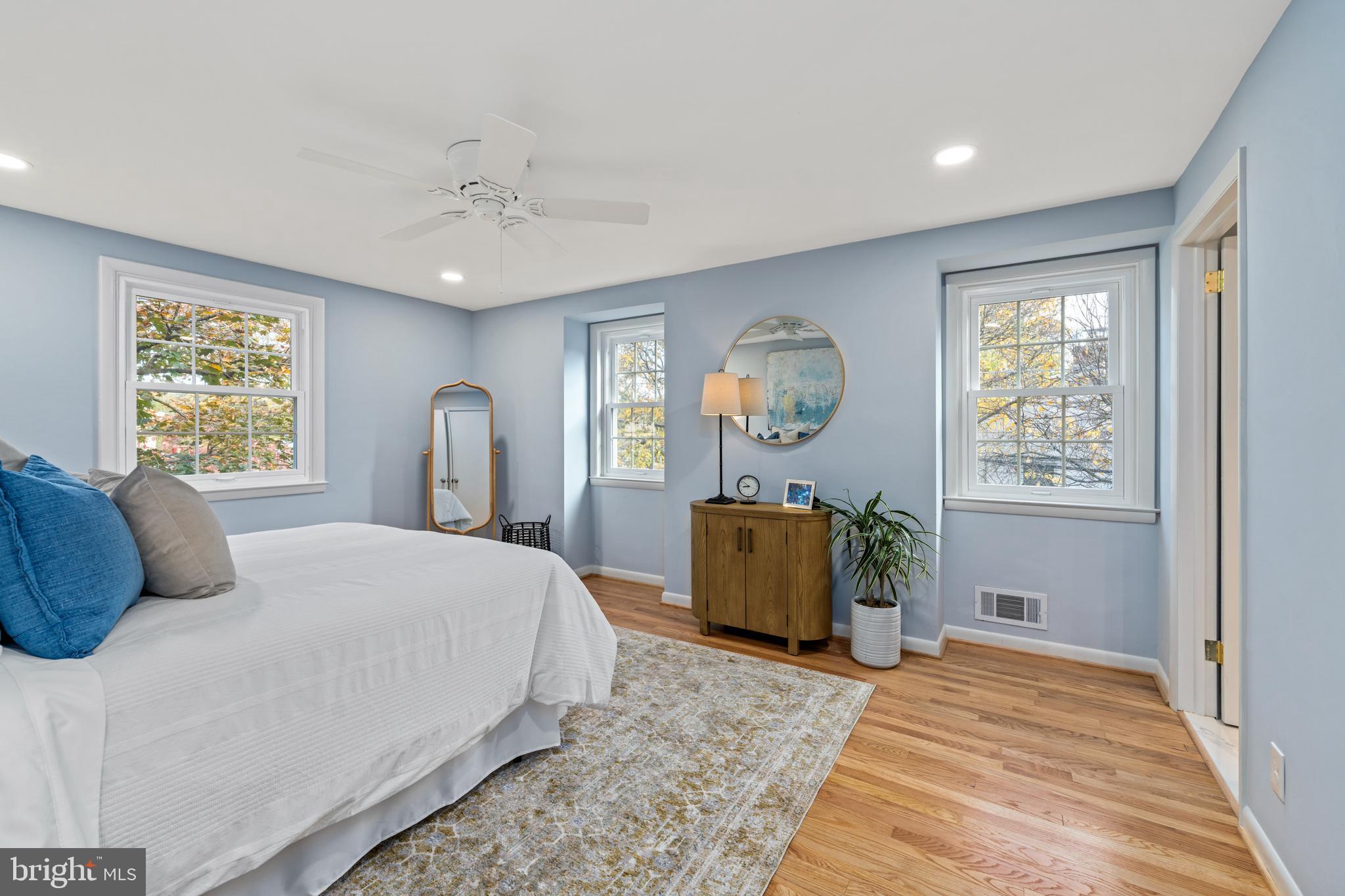 VILLAGE GREEN - Residential