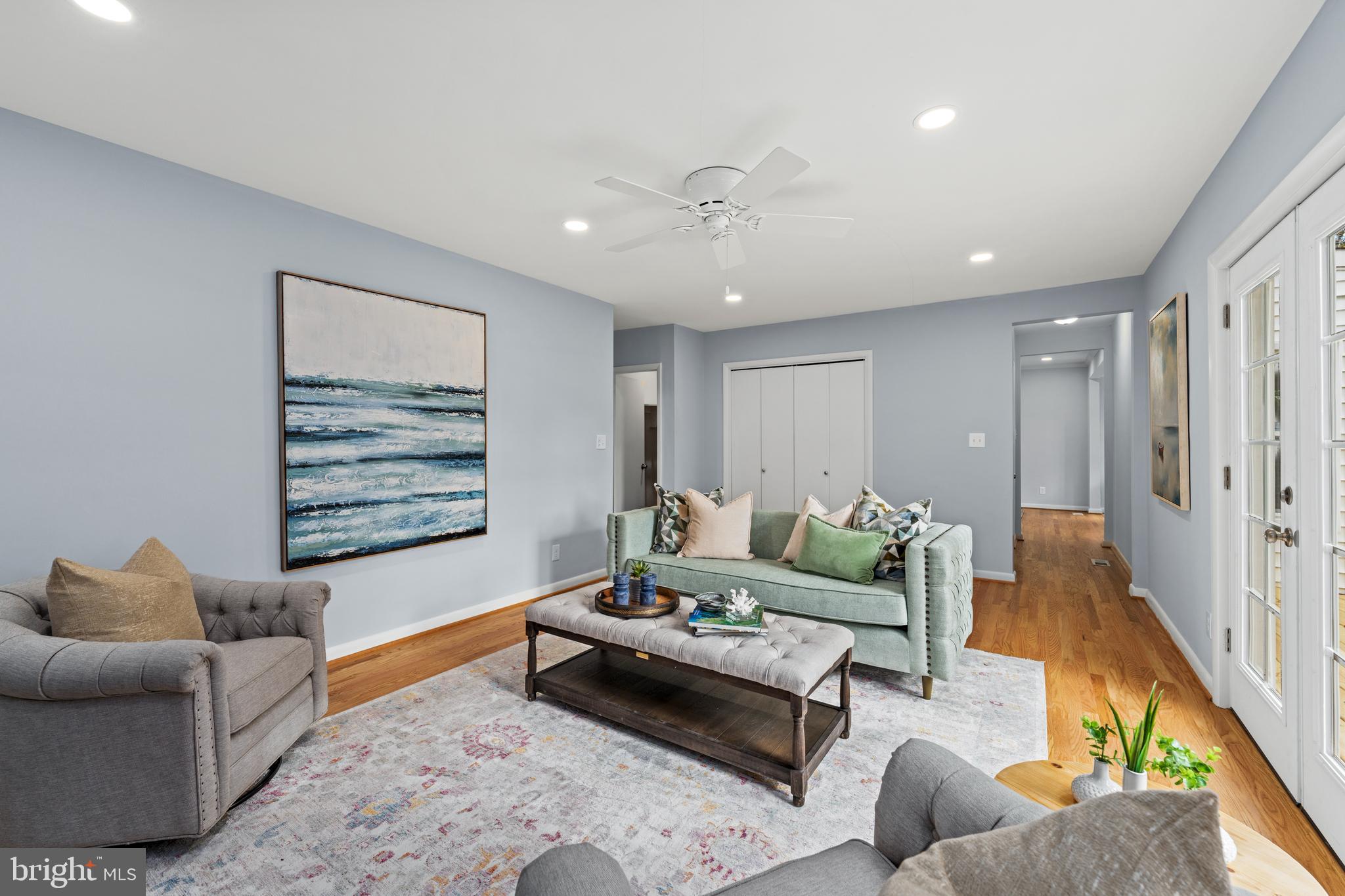 VILLAGE GREEN - Residential