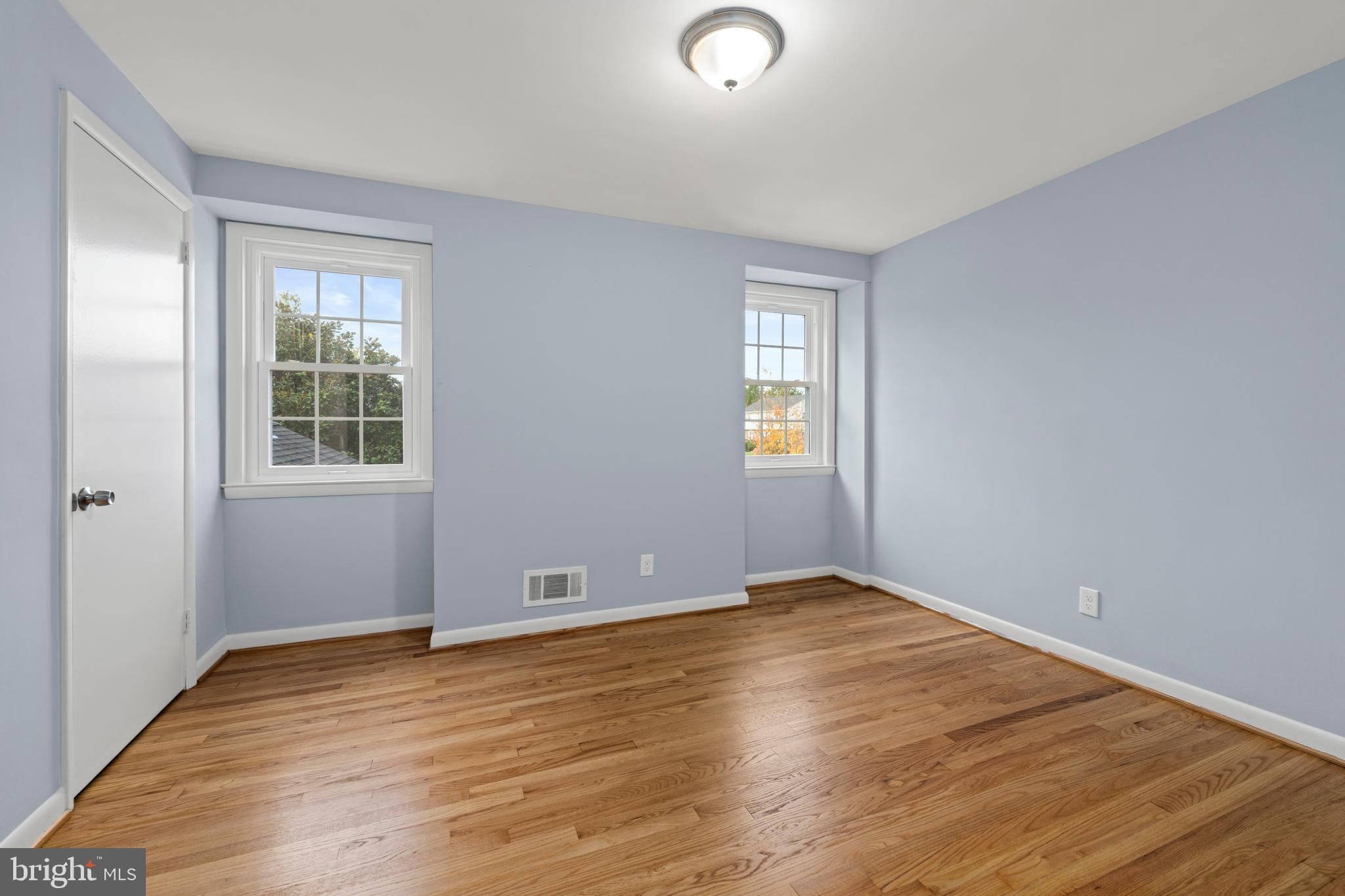 VILLAGE GREEN - Residential