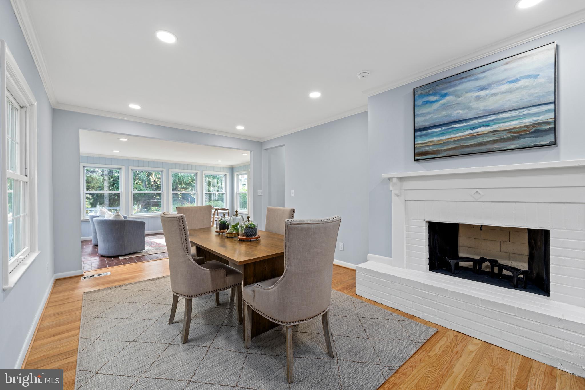 VILLAGE GREEN - Residential