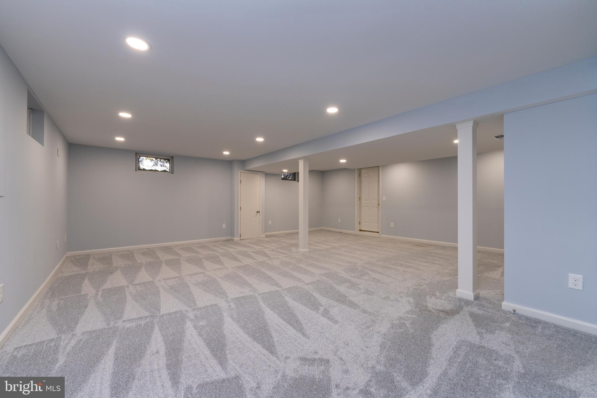 VILLAGE GREEN - Residential