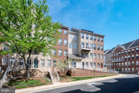 2664 MANHATTAN PLACE 305 VIENNA VA 22180