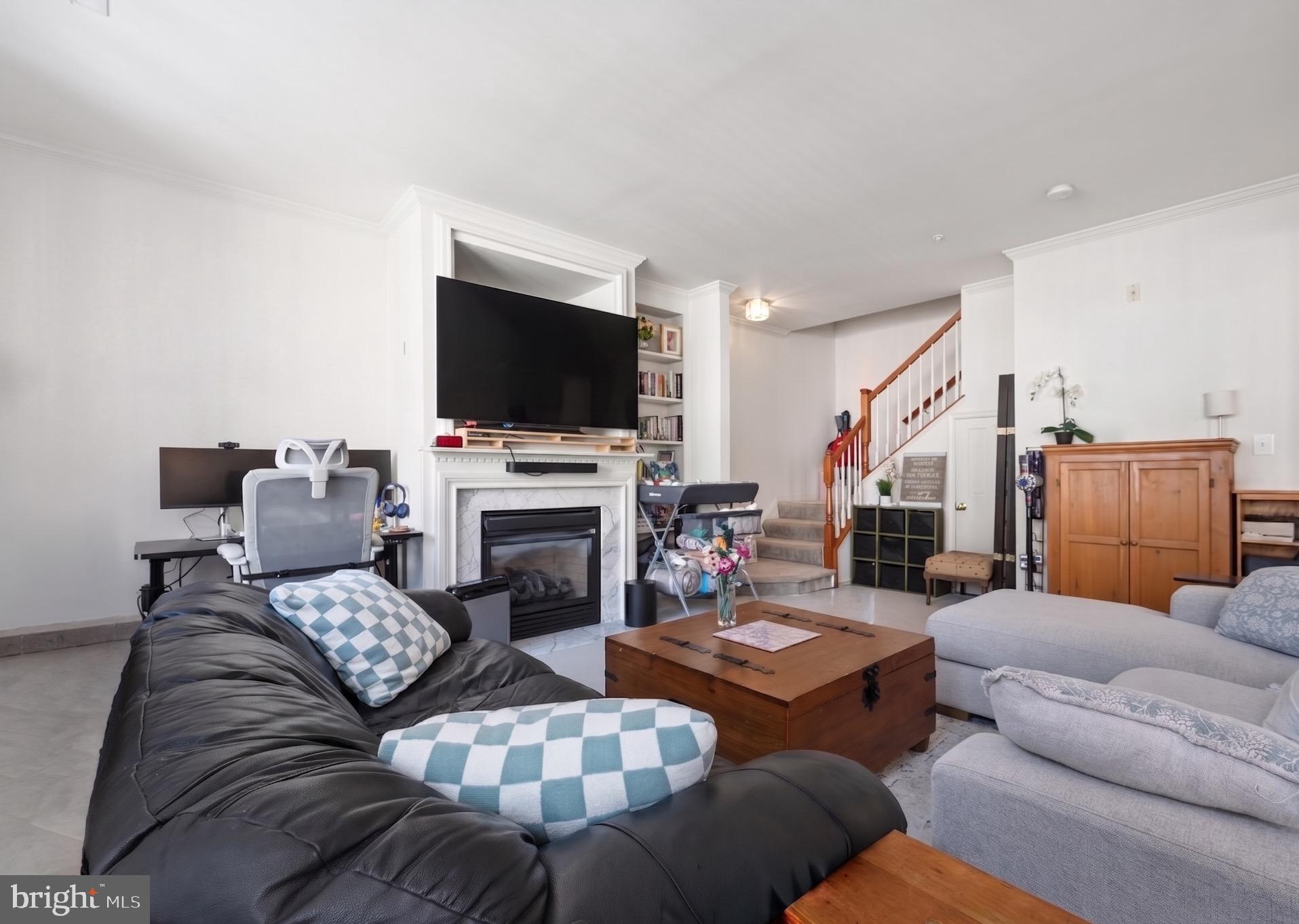 WESTBRIAR PLAZA - Residential