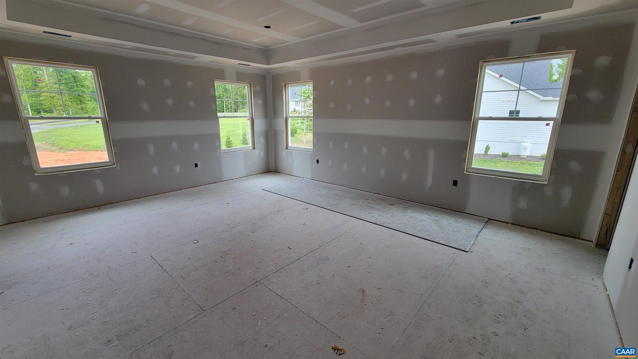 135 FAIRVIEW DR
