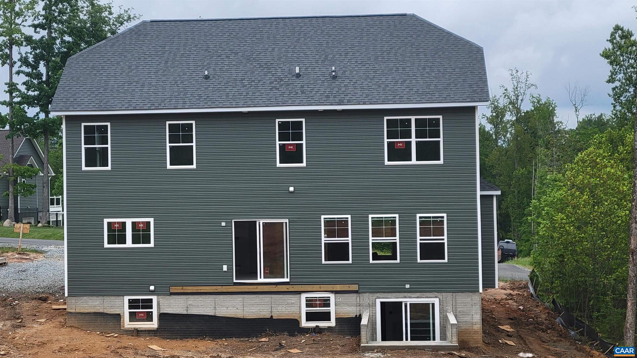135 FAIRVIEW DR