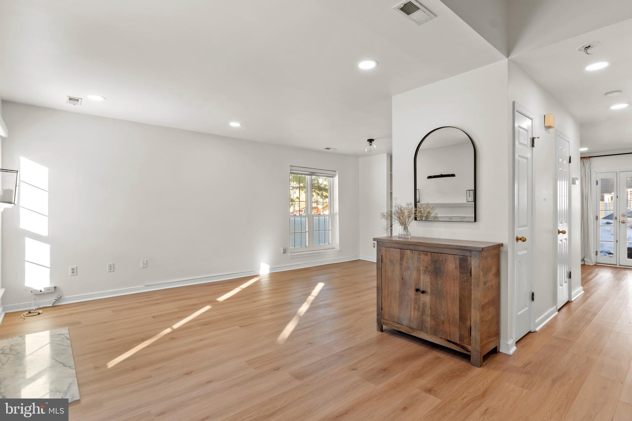 EDGEWOOD GREEN - Residential Lease