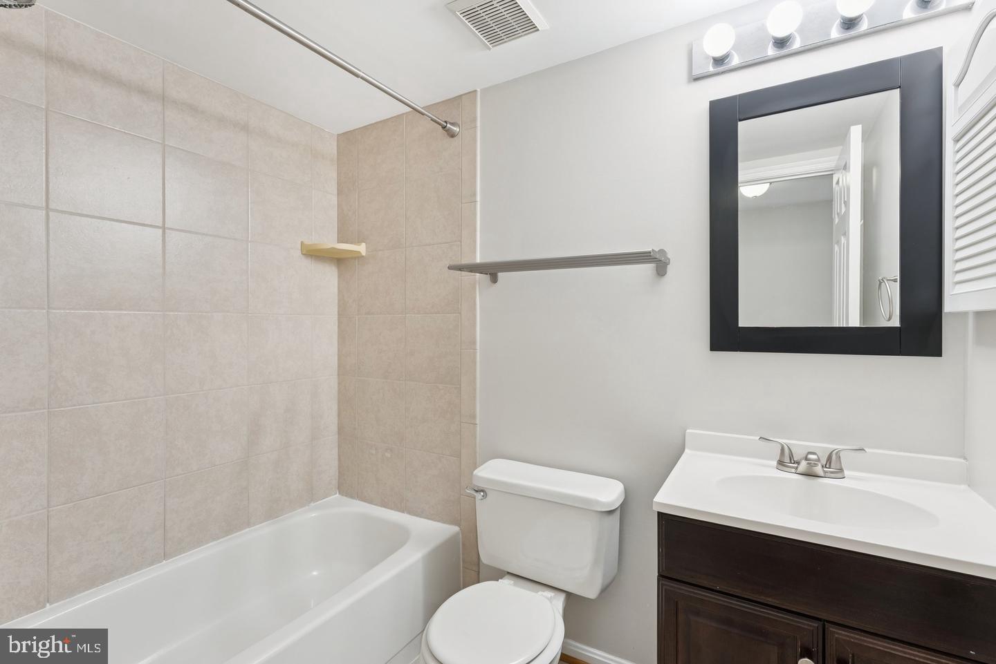 LAKE RIDGE - Residential Lease