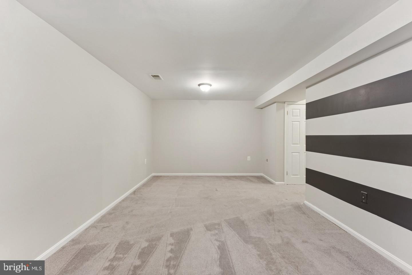 LAKE RIDGE - Residential Lease