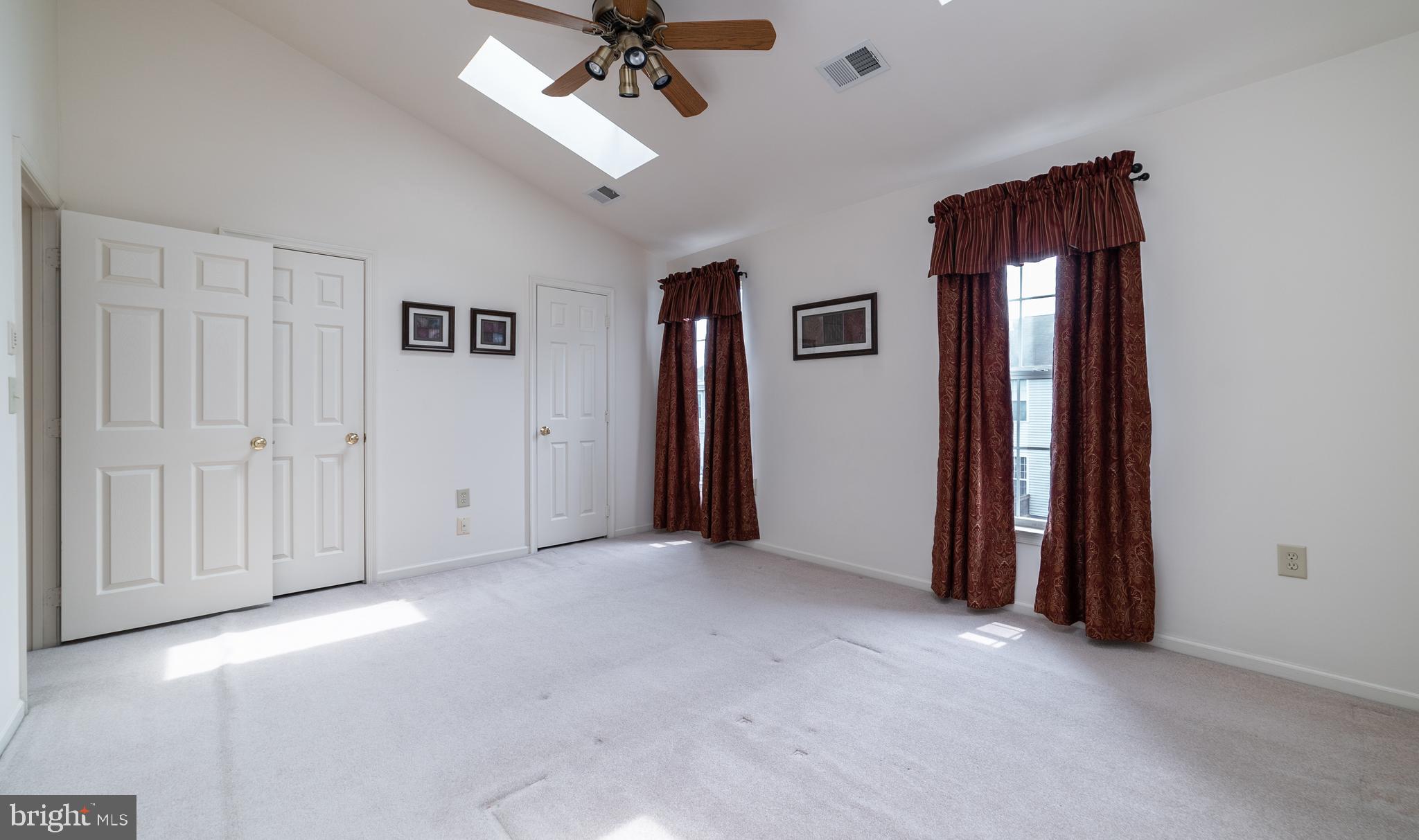 THE KNOLLS/CROFTON VILLAGE - Residential