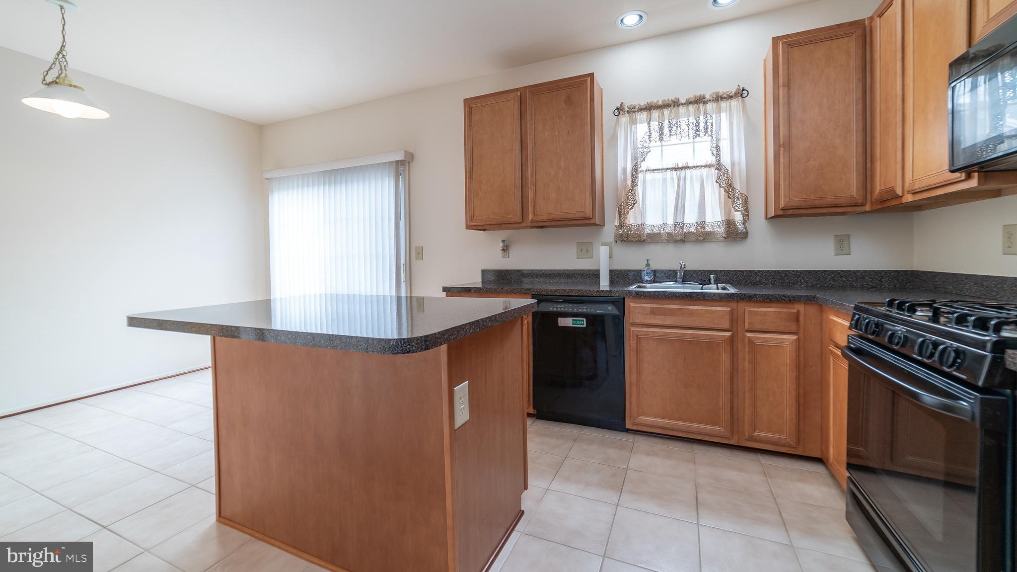 THE KNOLLS/CROFTON VILLAGE - Residential