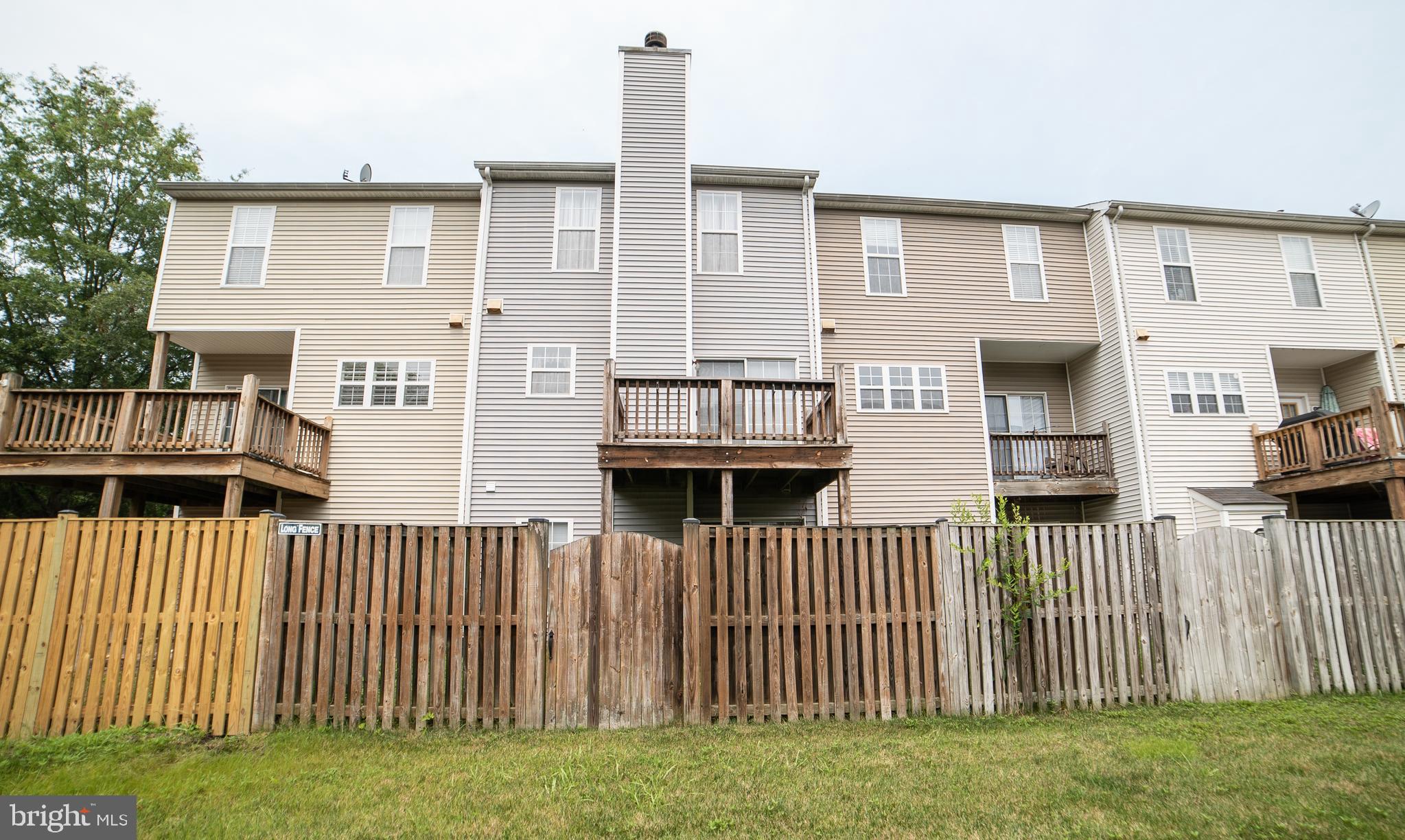 THE KNOLLS/CROFTON VILLAGE - Residential