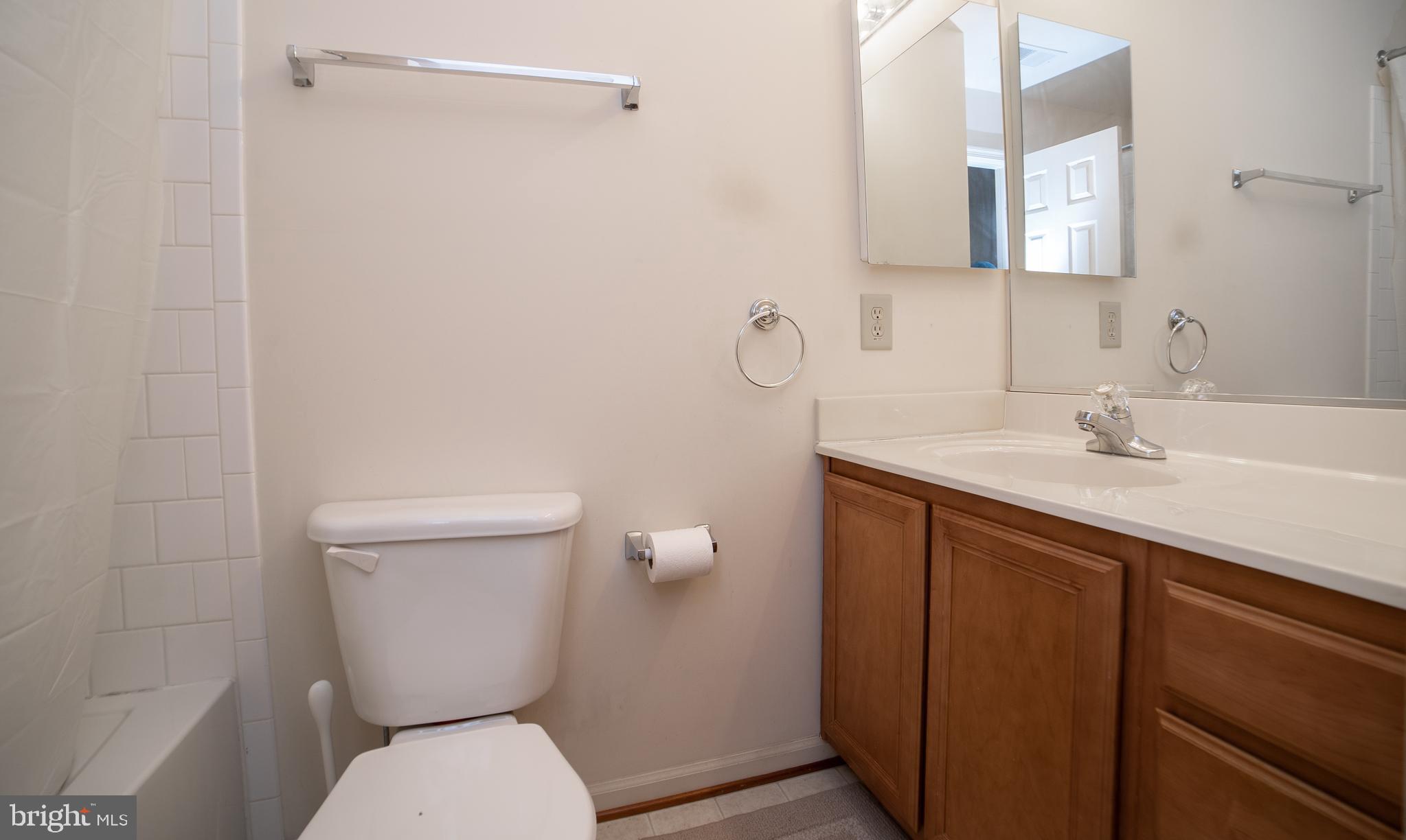 THE KNOLLS/CROFTON VILLAGE - Residential